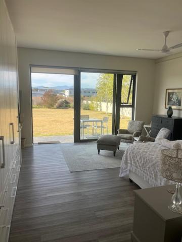 Deluxe Double or Twin Room with Mountain View photo 2
