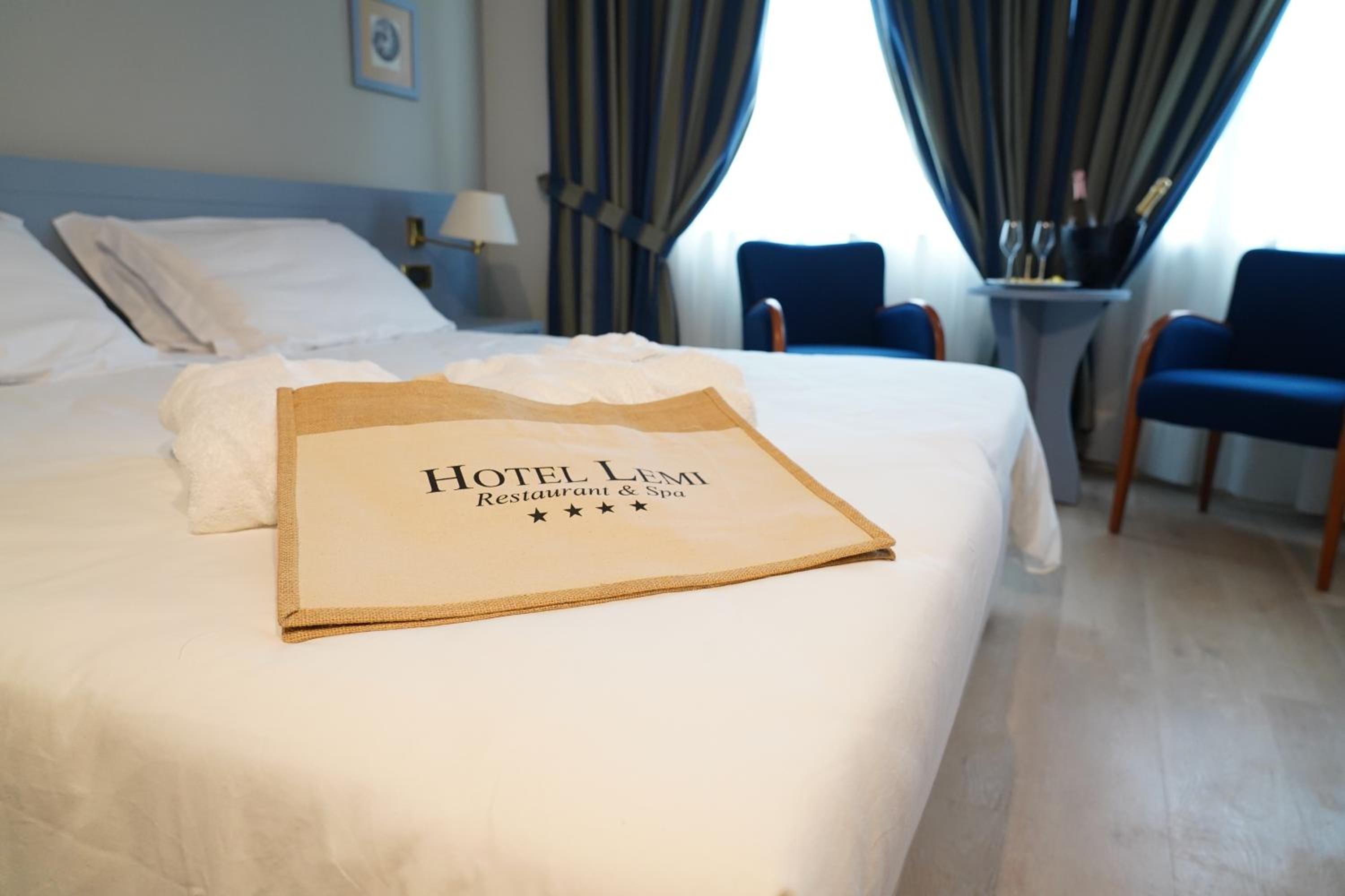 Deluxe Double or Twin Room - Photo 3
