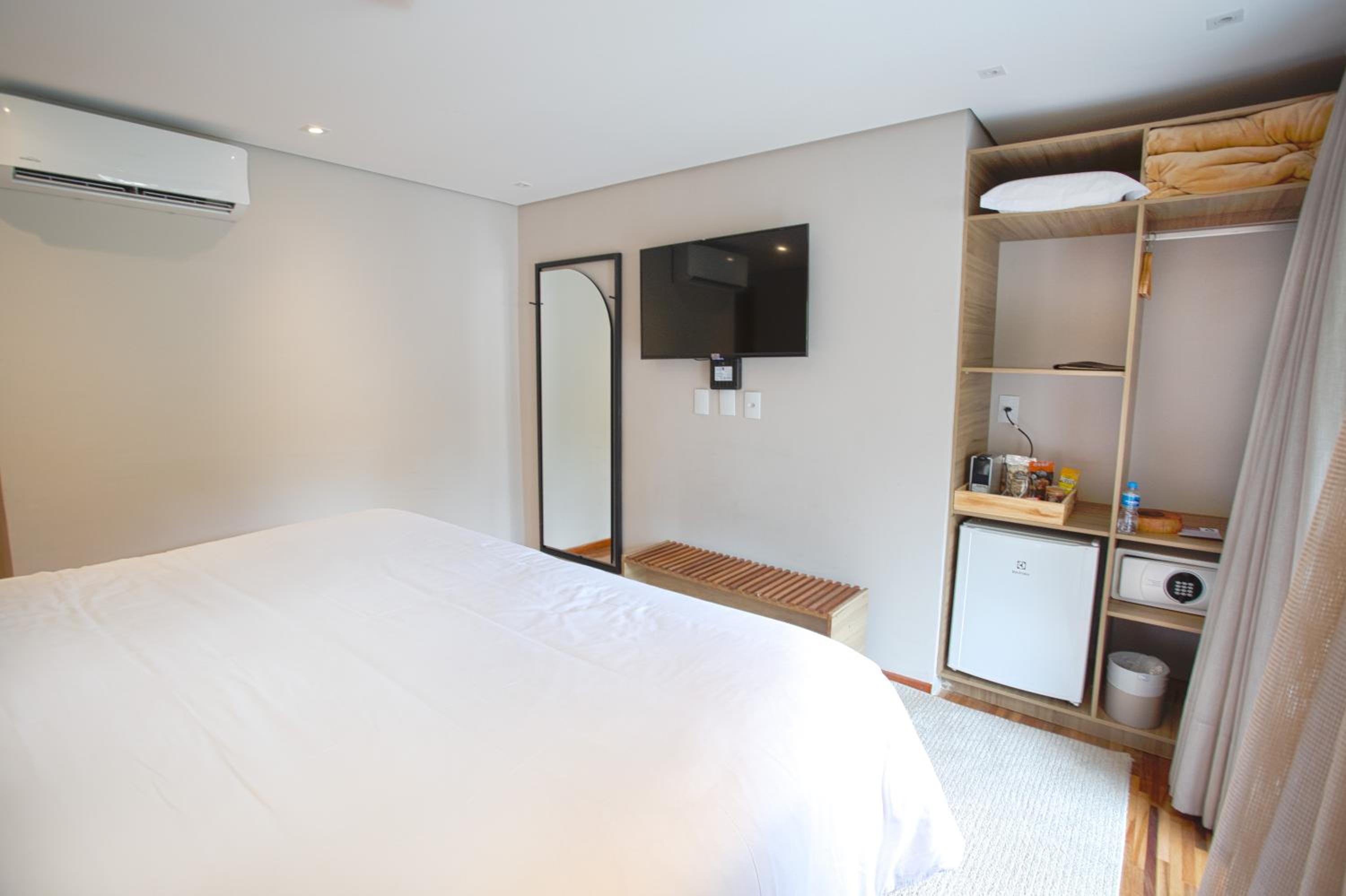 Standard Double Room - Photo 7