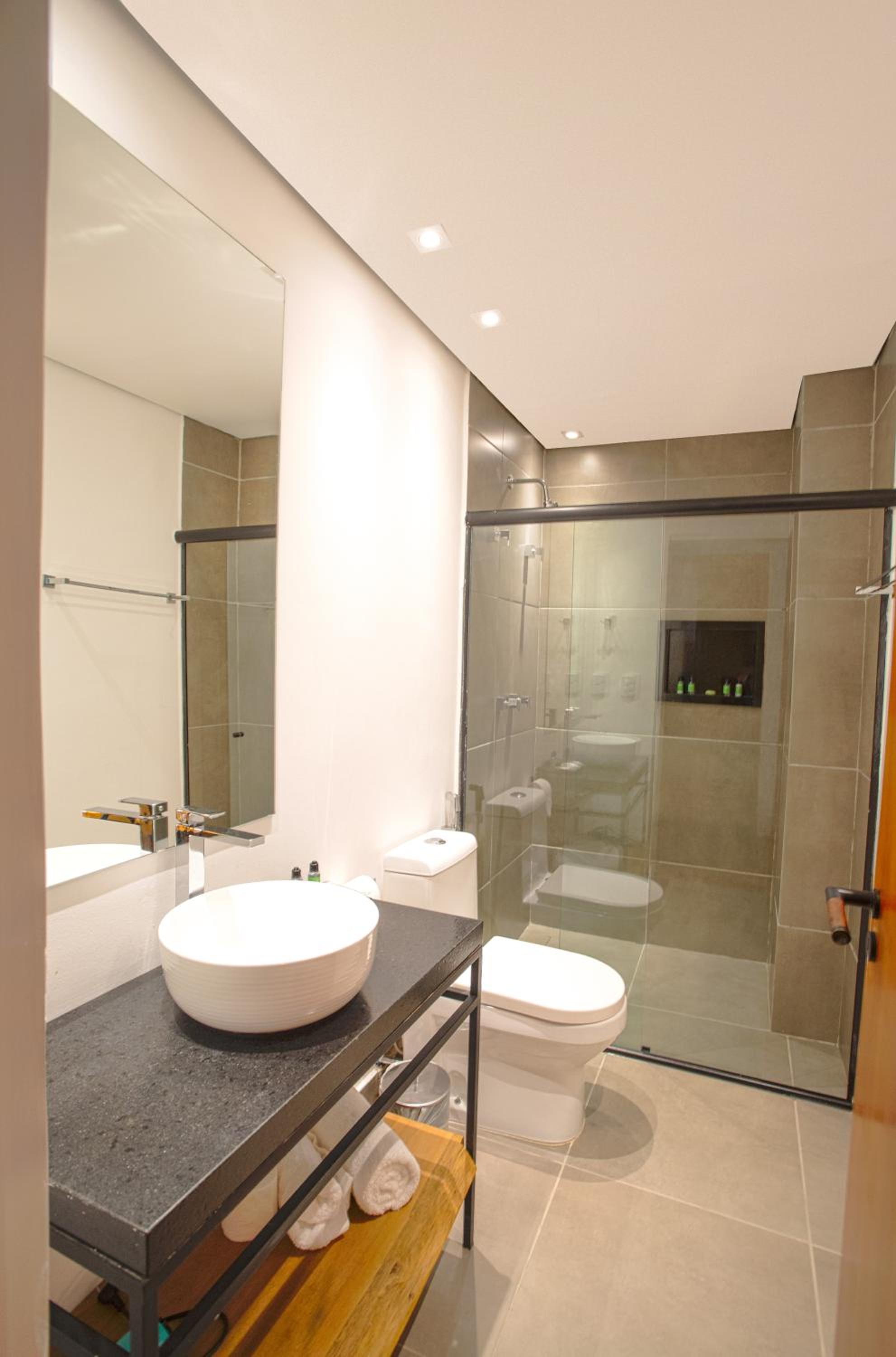 Standard Double Room - Photo 11