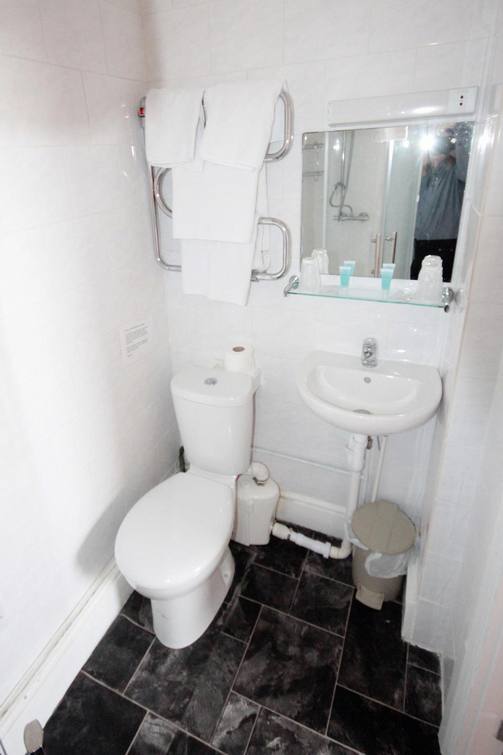 Standard Twin Room photo 2
