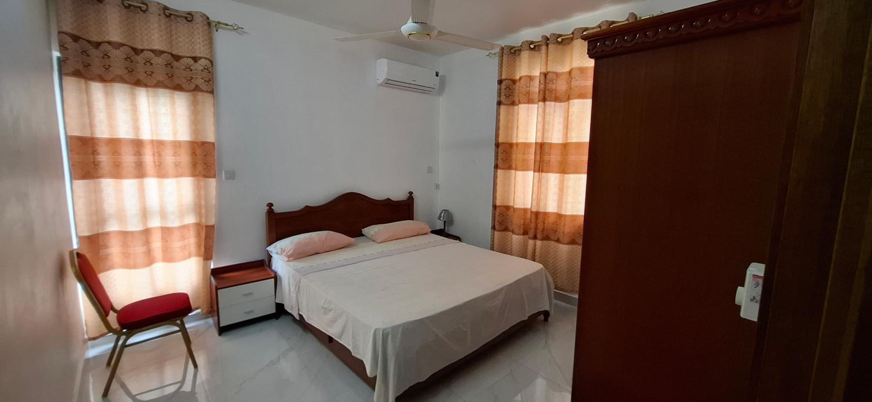 One-Bedroom Apartment with Balcony - Photo 2