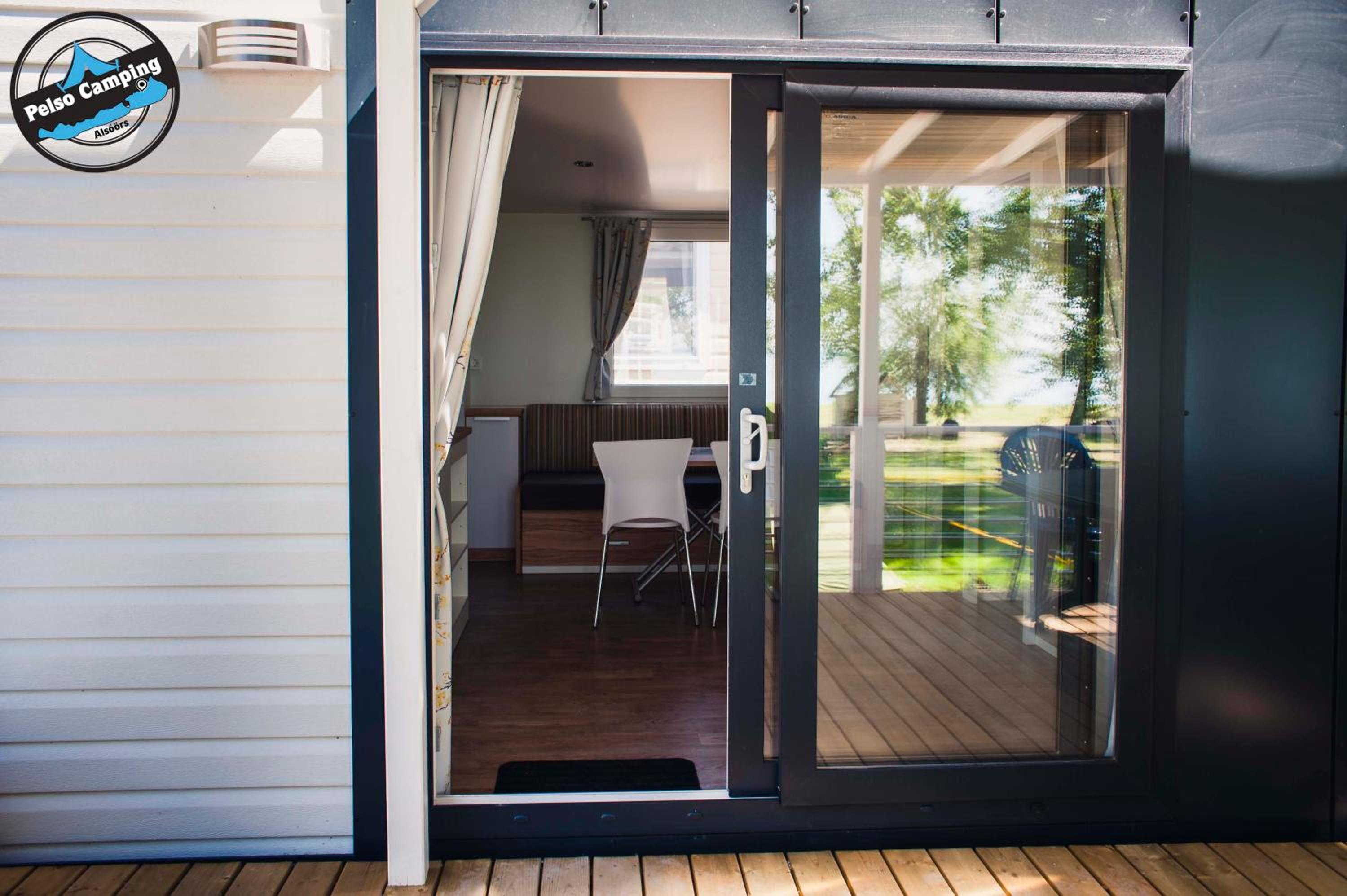 Deluxe Mobile Home photo 3