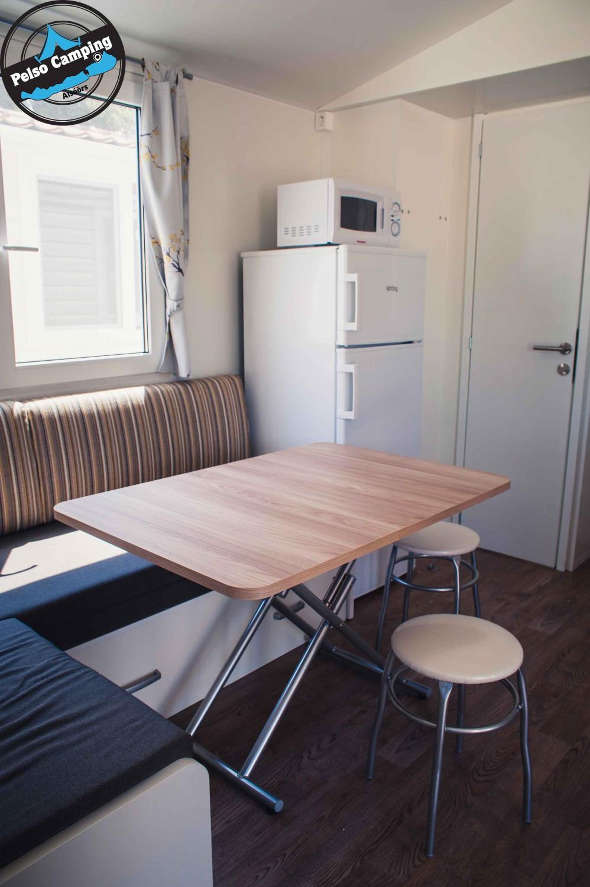 Mobile Home photo 3