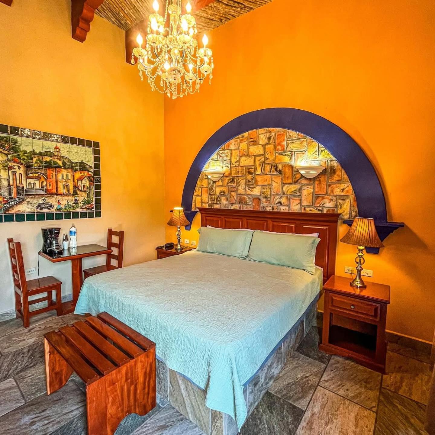 Deluxe Double Room with Balcony - Photo 5