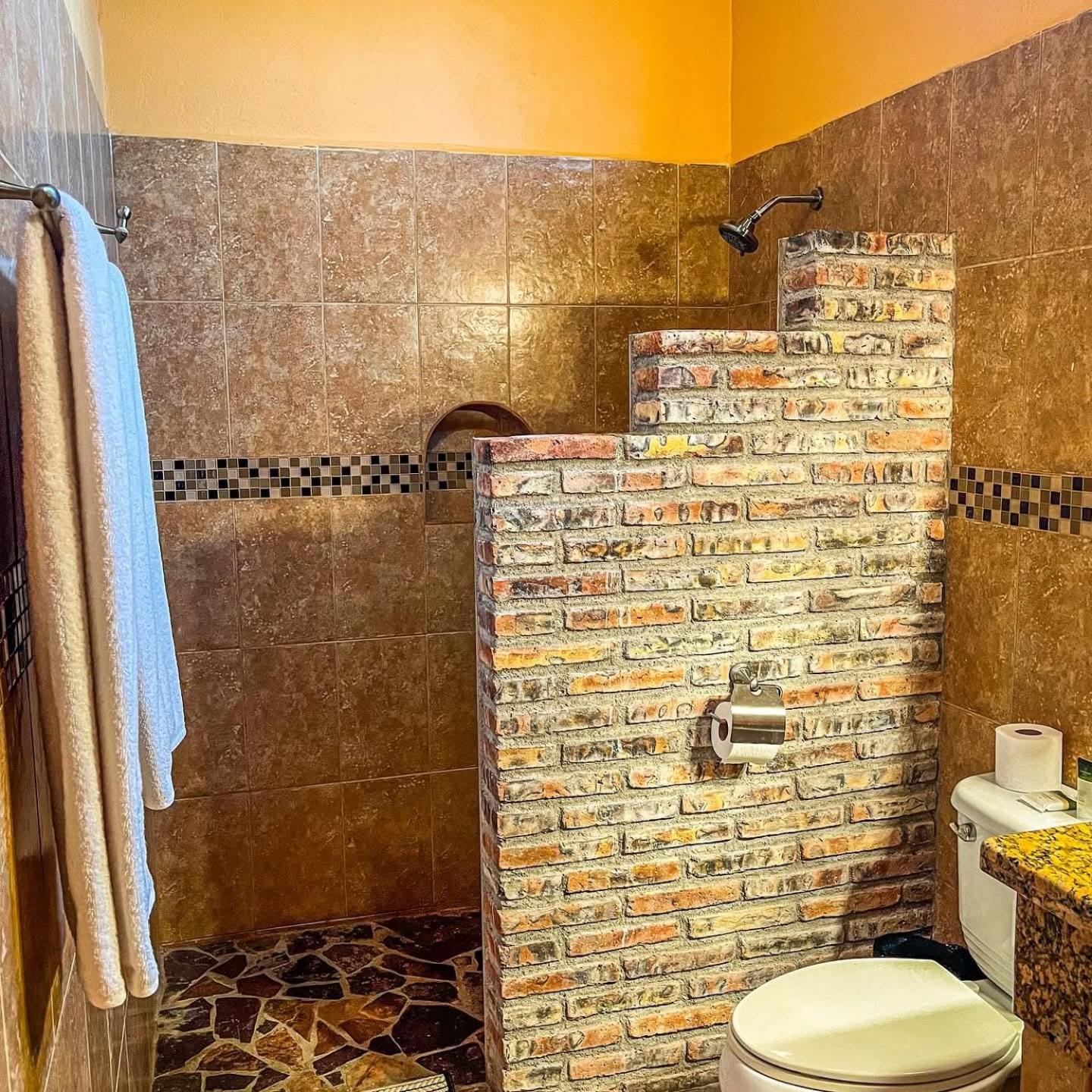 Deluxe Double Room with Balcony - Photo 9