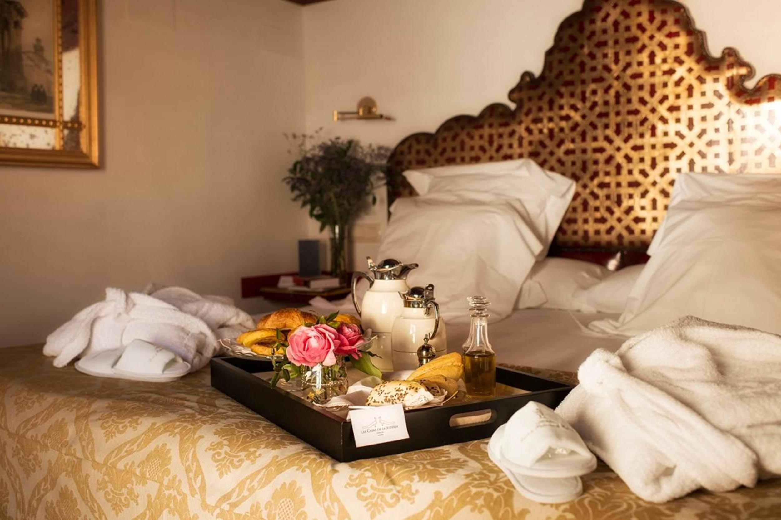 Deluxe Double or Twin Room - Photo 10