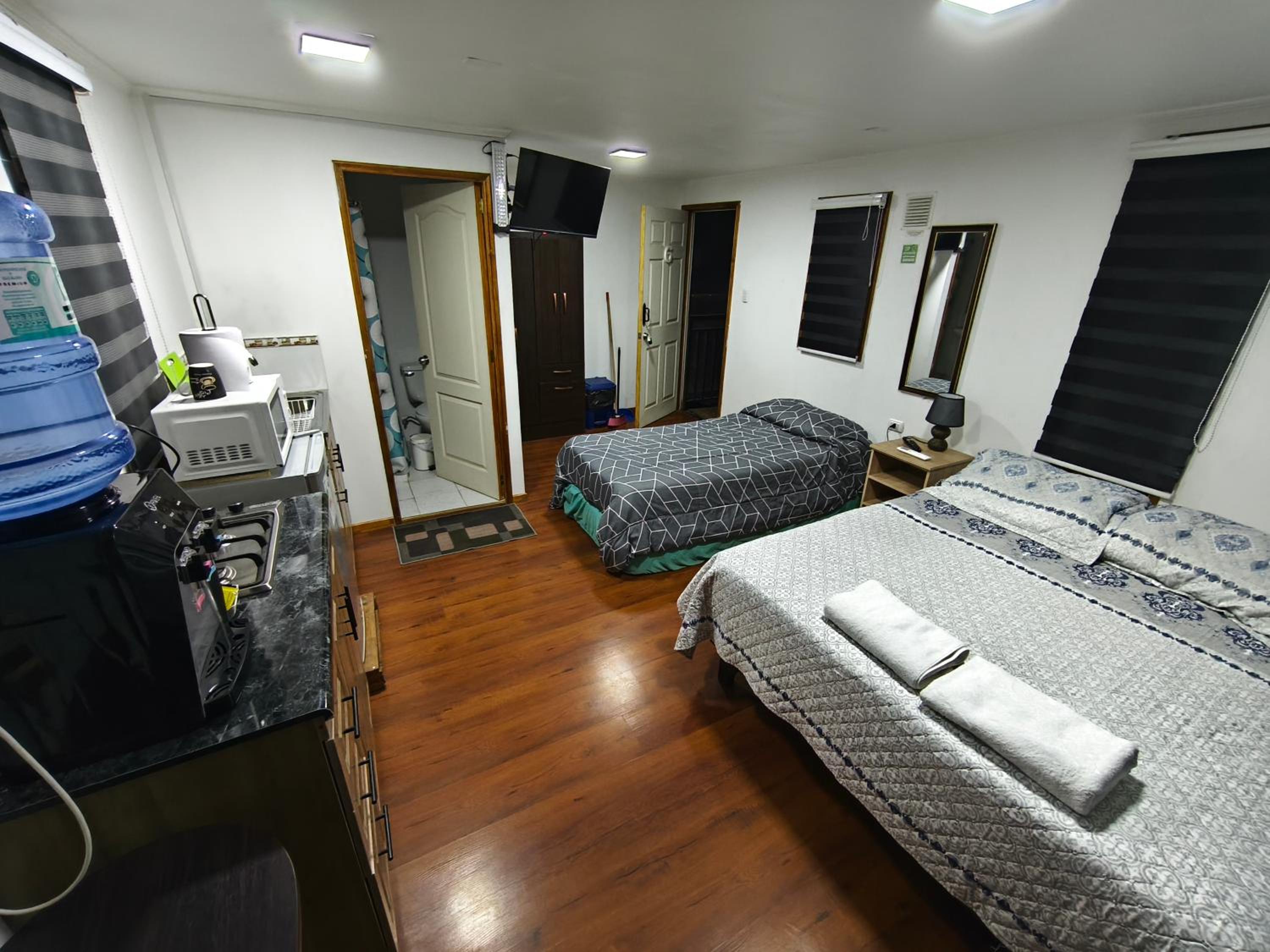 Basic Triple Room with Shared Bathroom