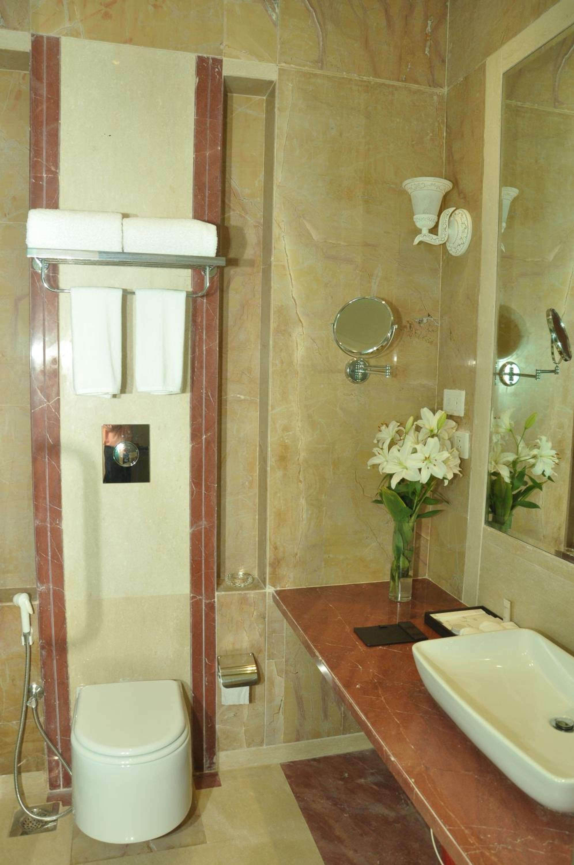 Superior Double or Twin Room with Bucket of 3 Pint Beers (Kingfisher Premium) per room per night