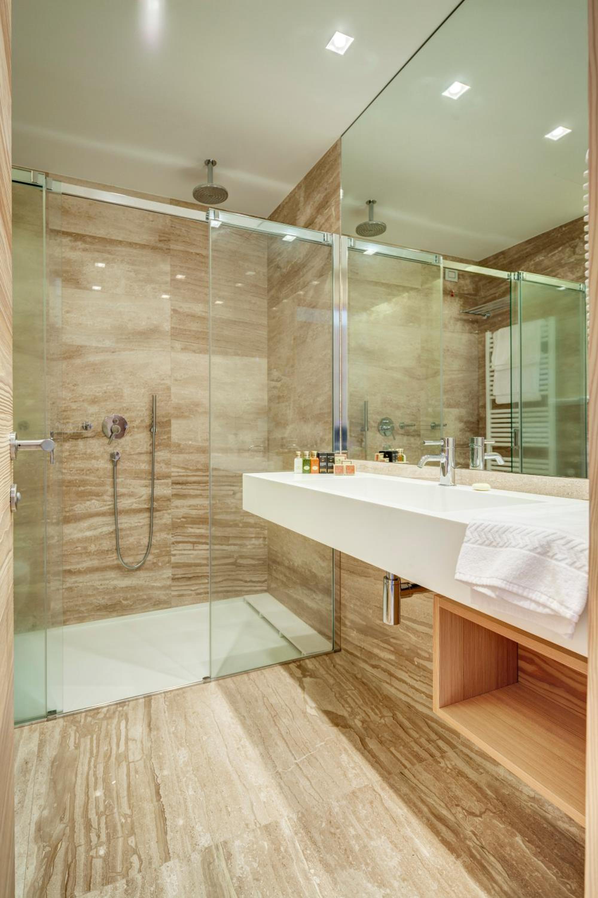 Suite Deluxe (2 Adults + 2 Children) - Photo 3