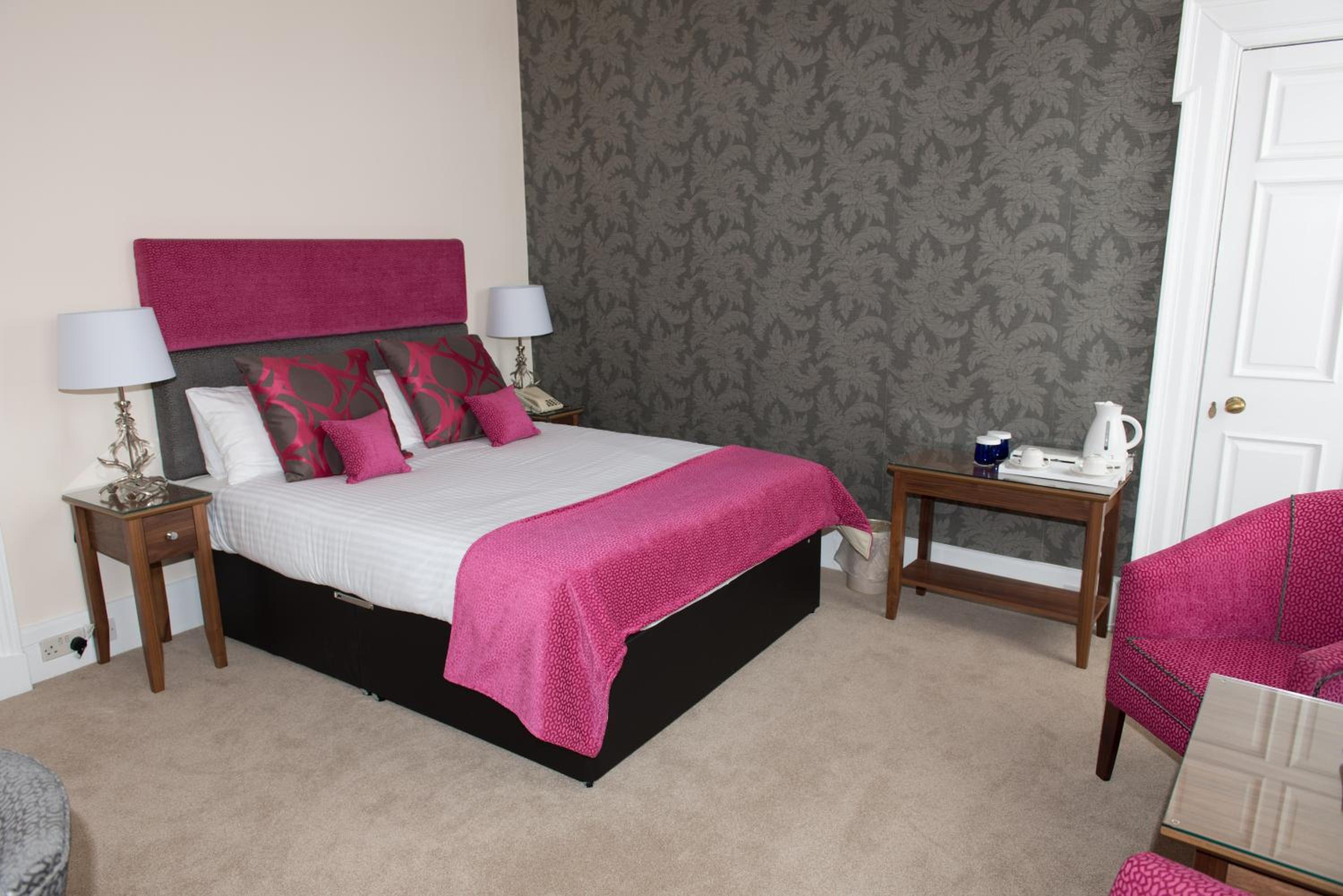 Double Room - Photo 3