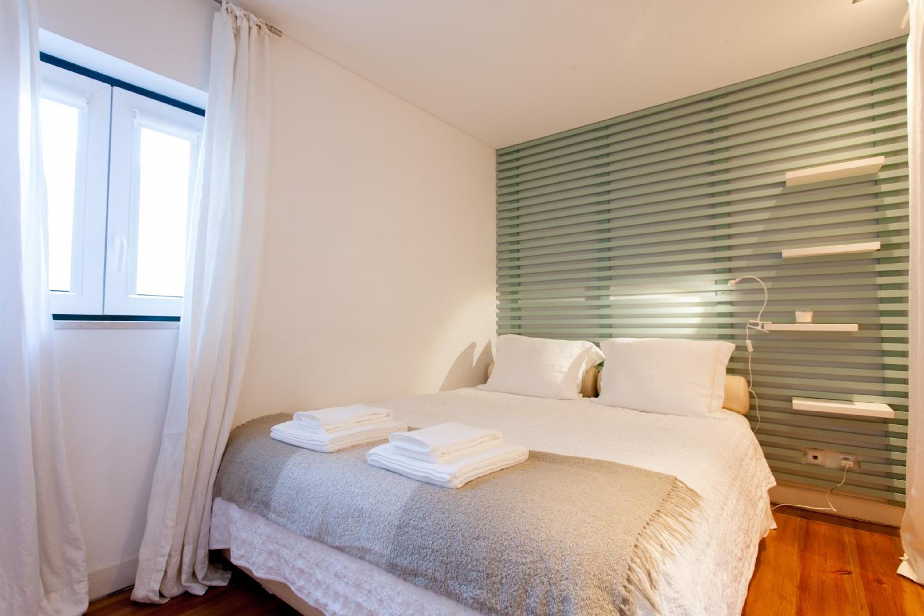 Apartment with Terrace - Photo 13