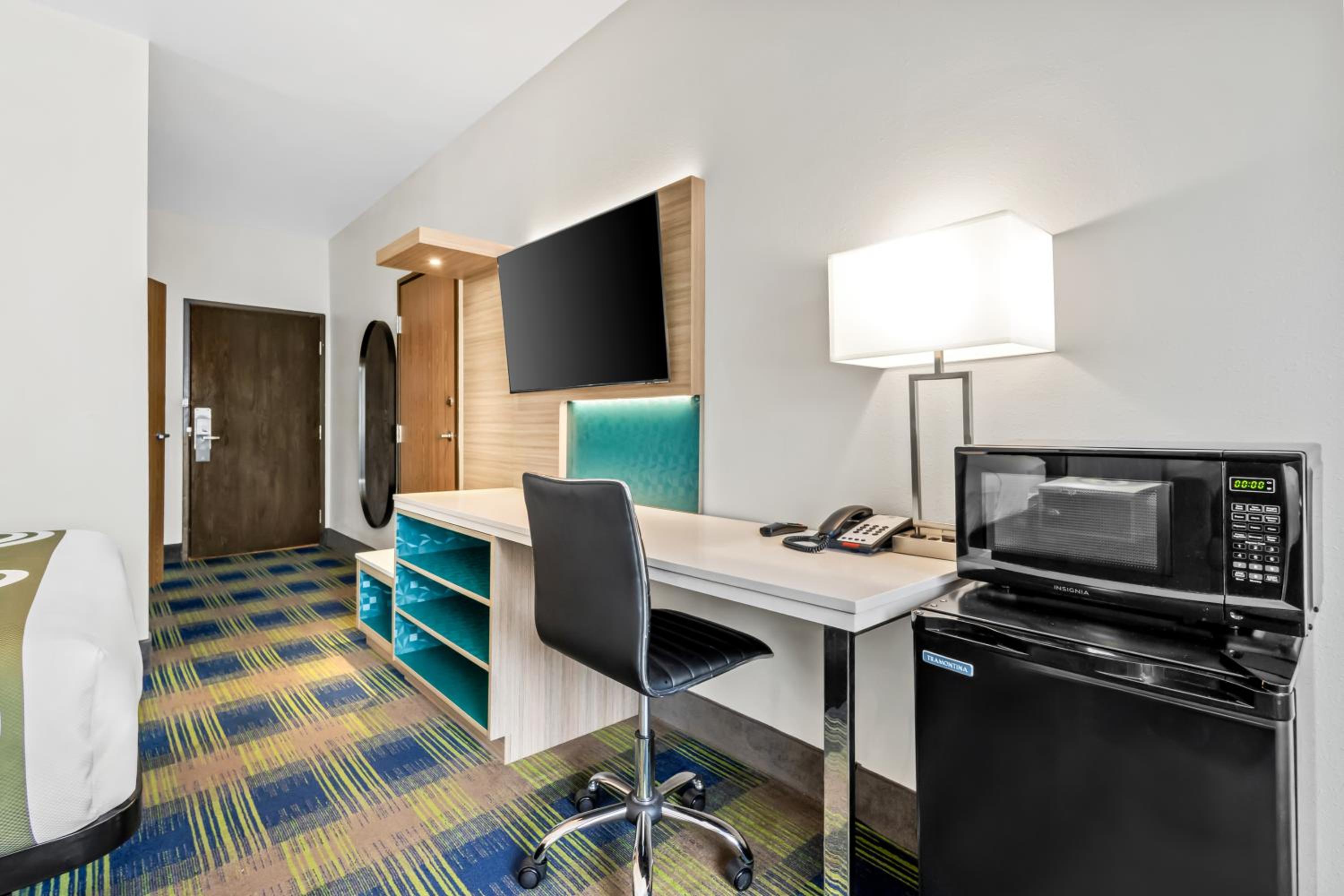 Queen Room - Accessible/Nonsmoking