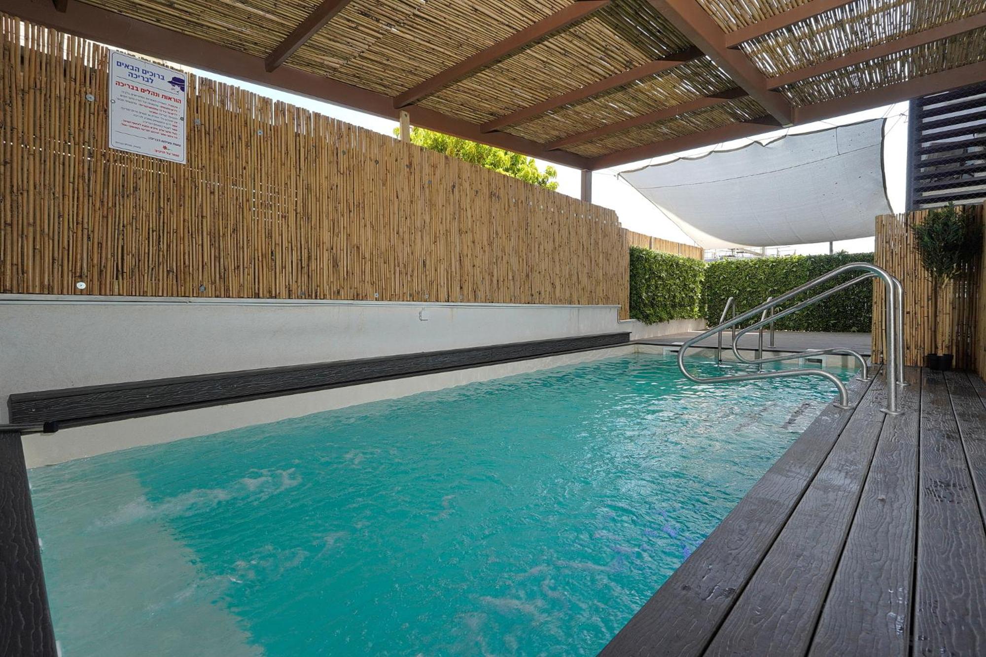 Three-Bedroom Apartment with Private Pool photo 2