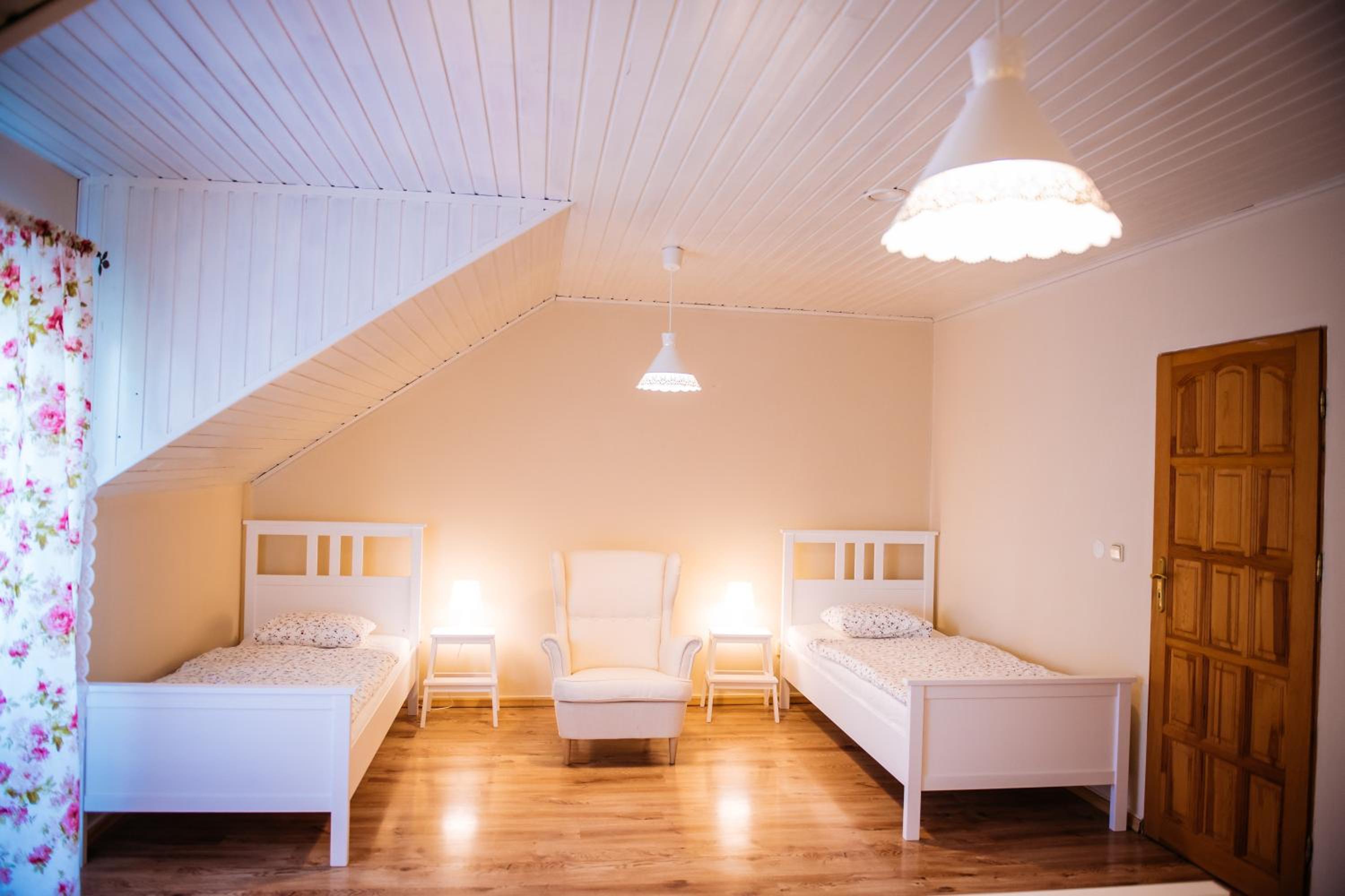 Family Room (6 Adults) - Photo 17