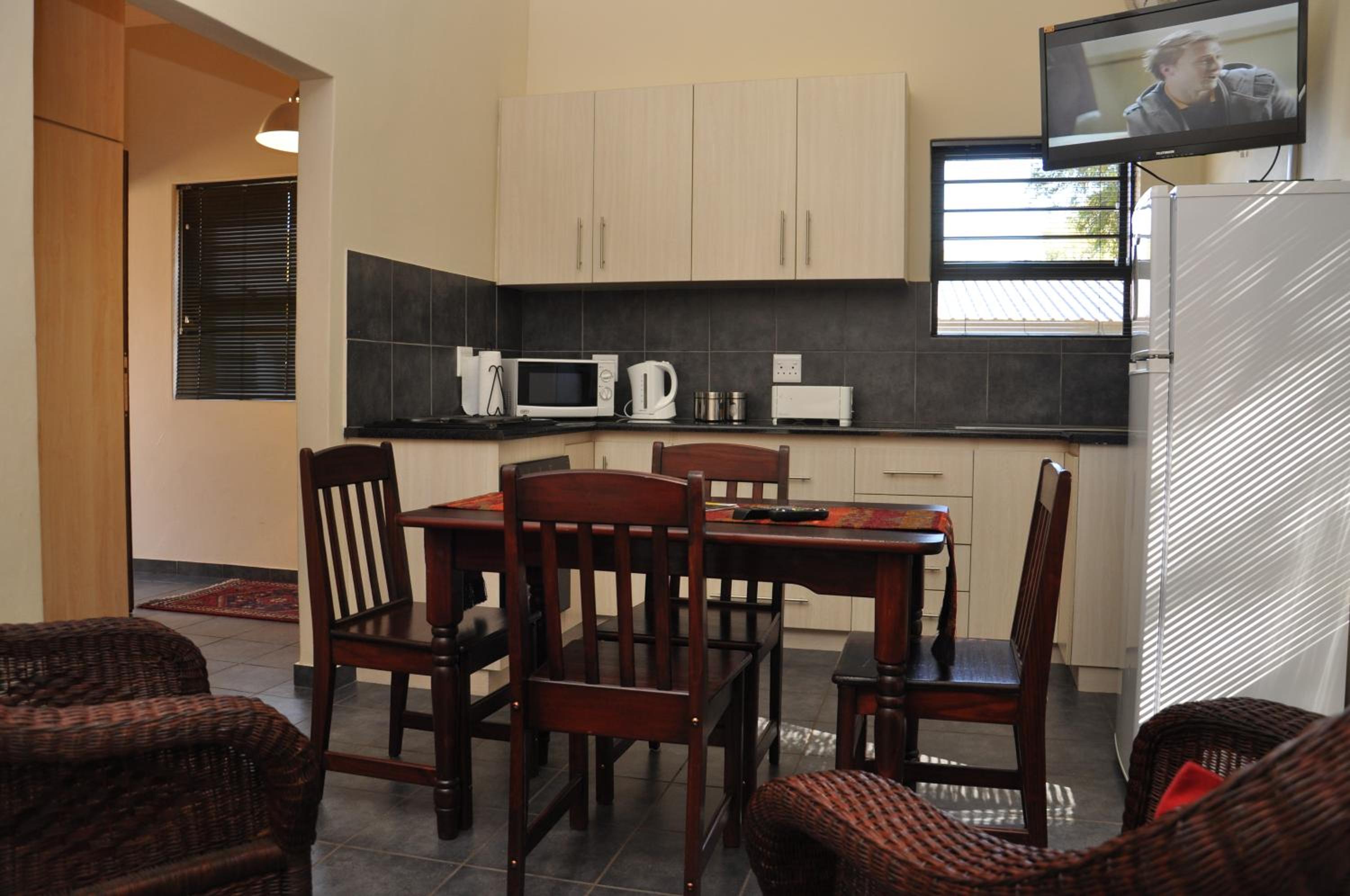 Family Room photo 3