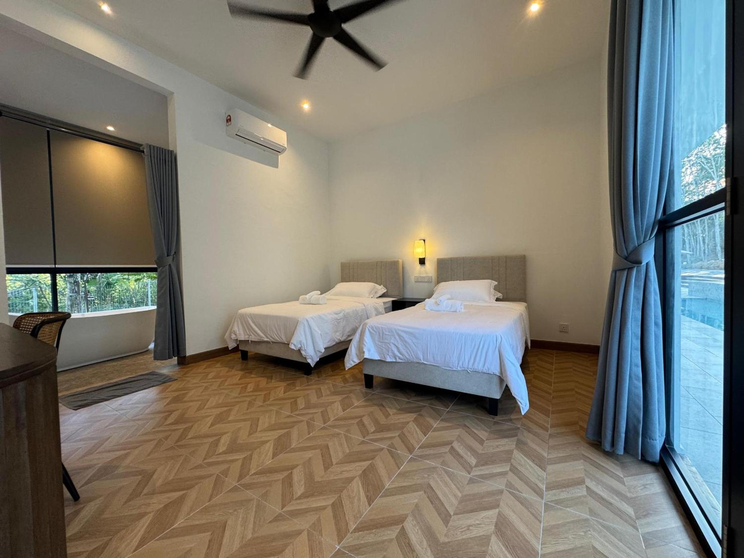 Deluxe Double or Twin Room photo 3