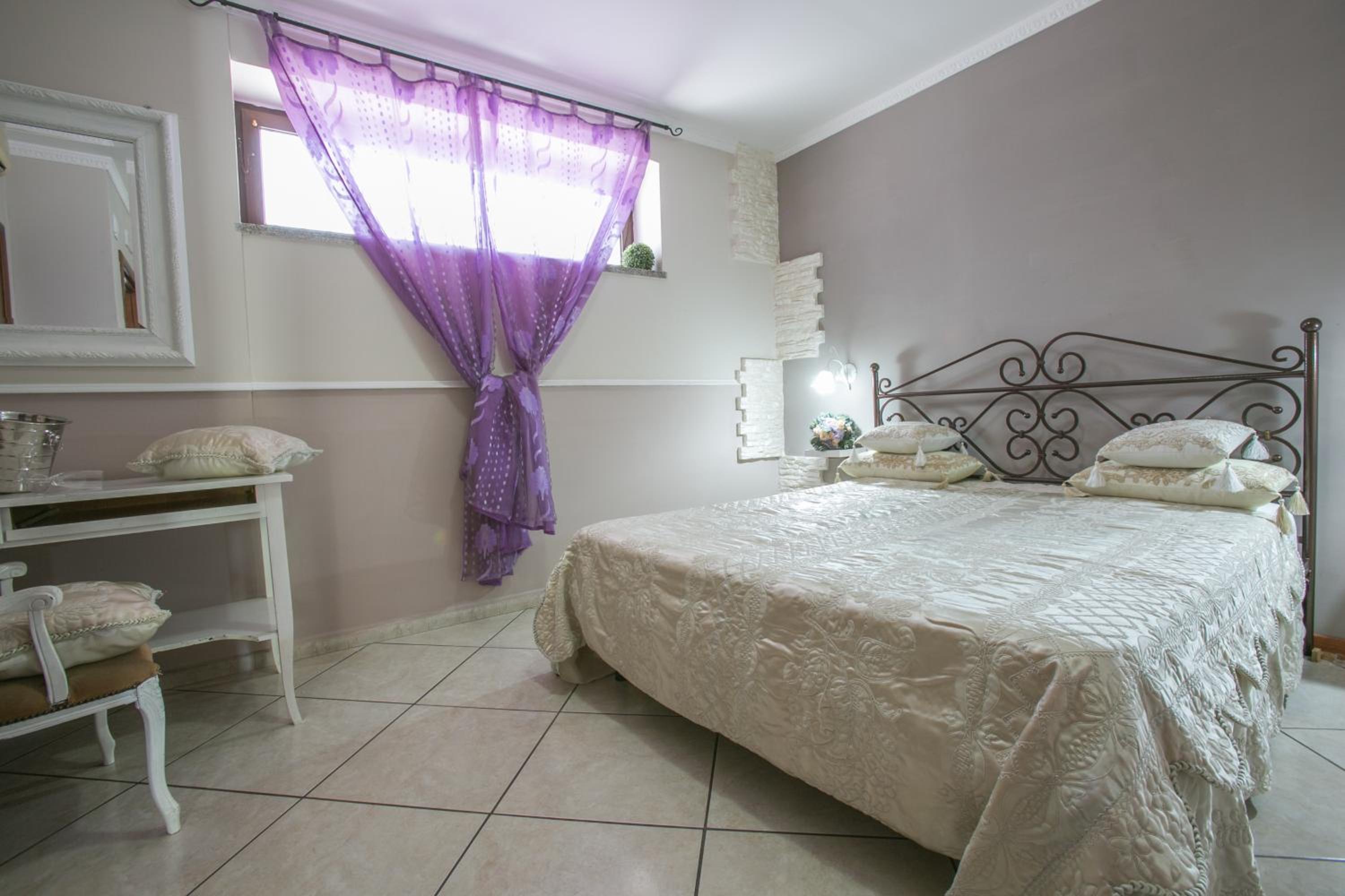 Double Room - Photo 21