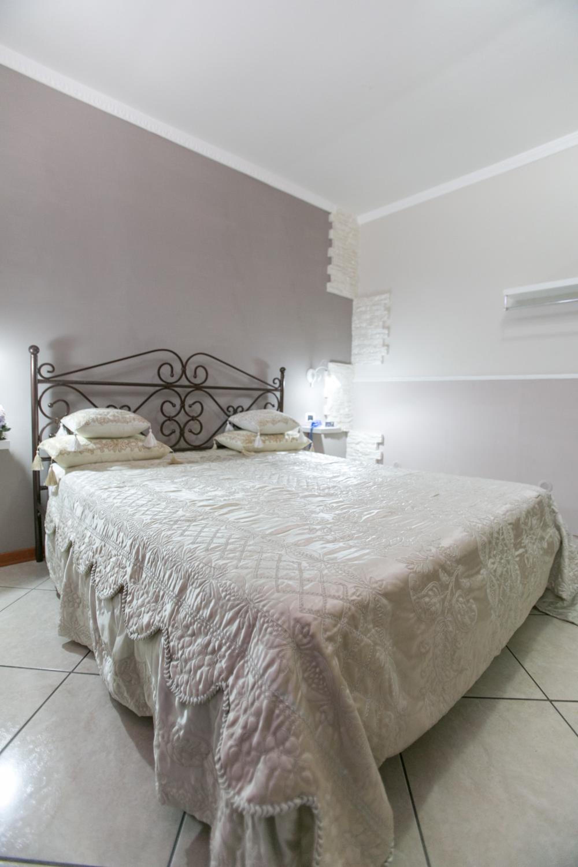 Double Room - Photo 24