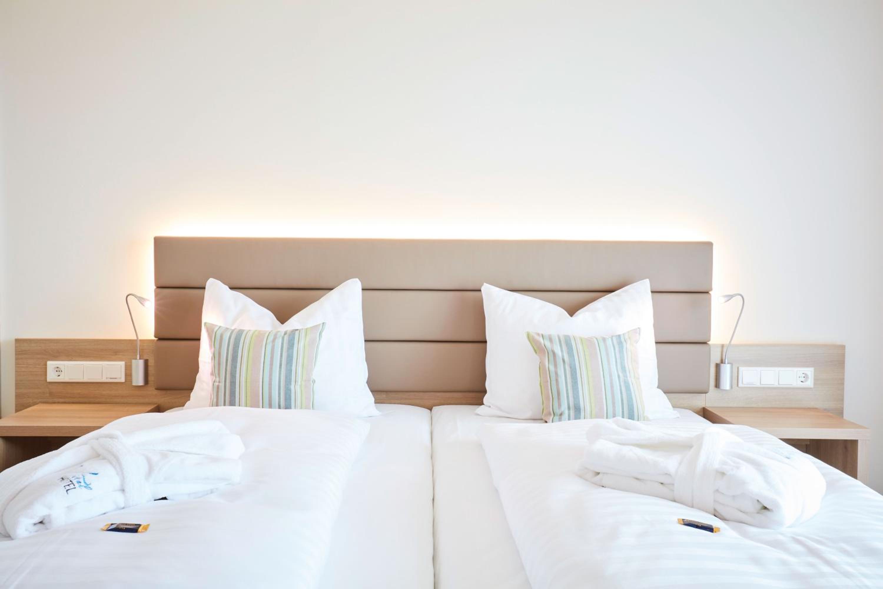 Comfort Double Room with Balcony or Terrace - Photo 9
