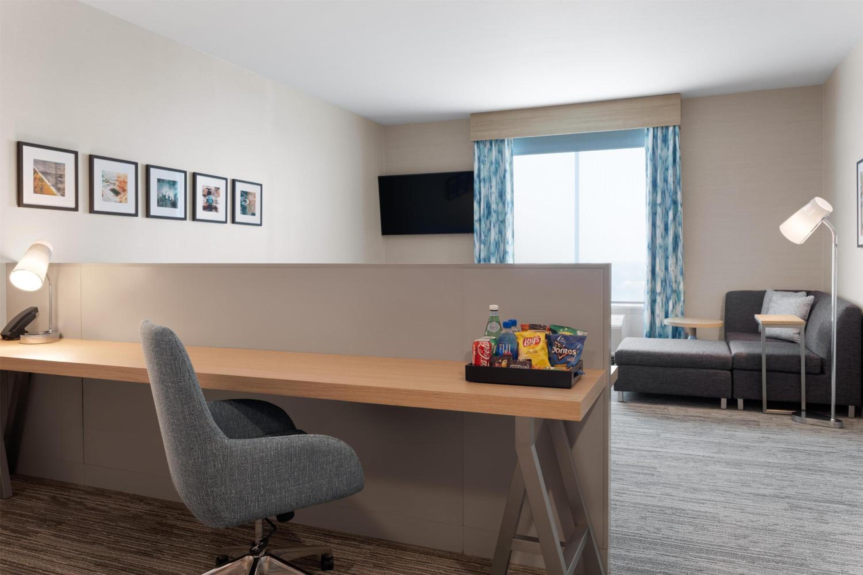 Premium King Room - Photo 1