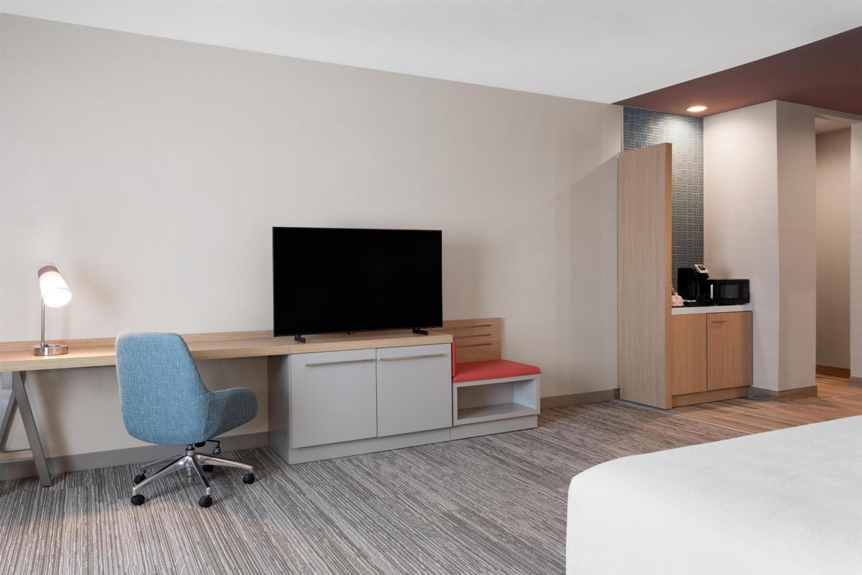 King Room - Hearing Access - Photo 1