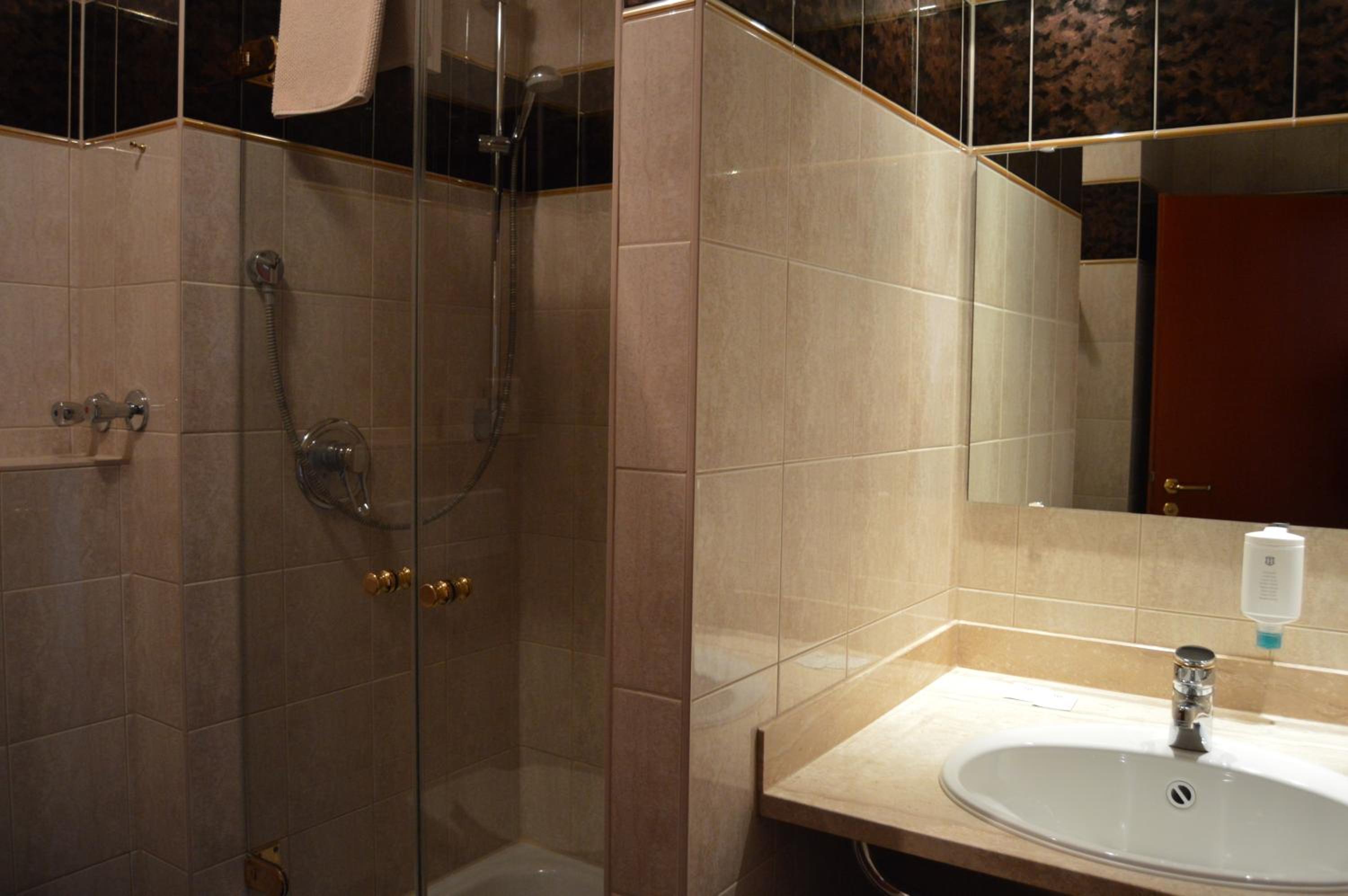 Single Room with Shower photo 3