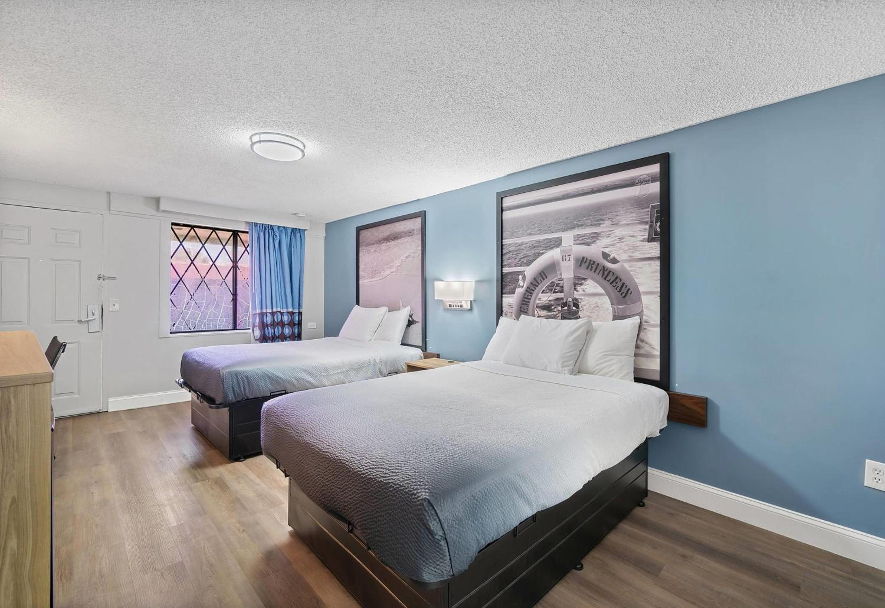 Deluxe Double Room with Two Double Beds - Non-Smoking - Photo 4
