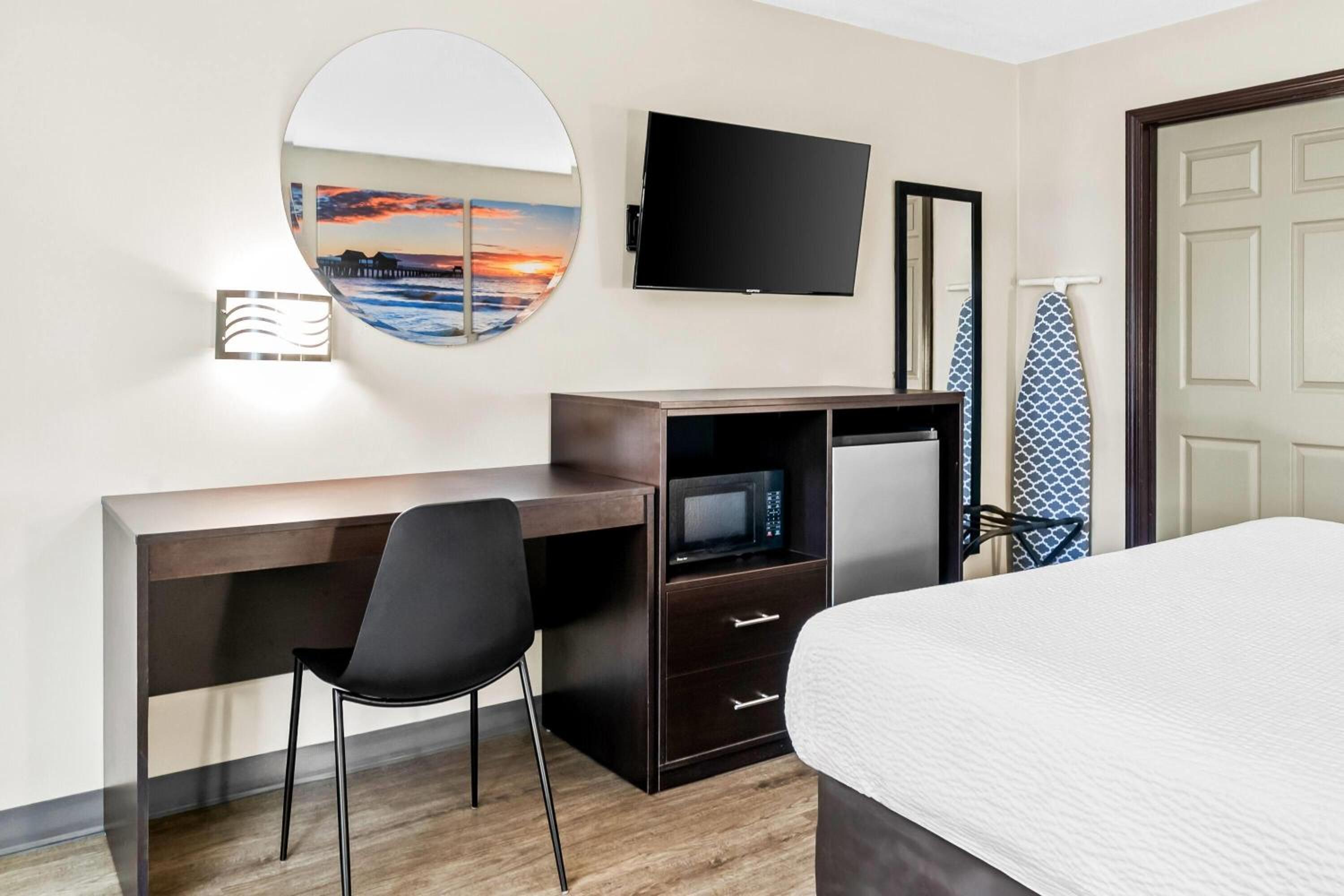 Double Room with Two Double Beds - Smoking - Photo 3