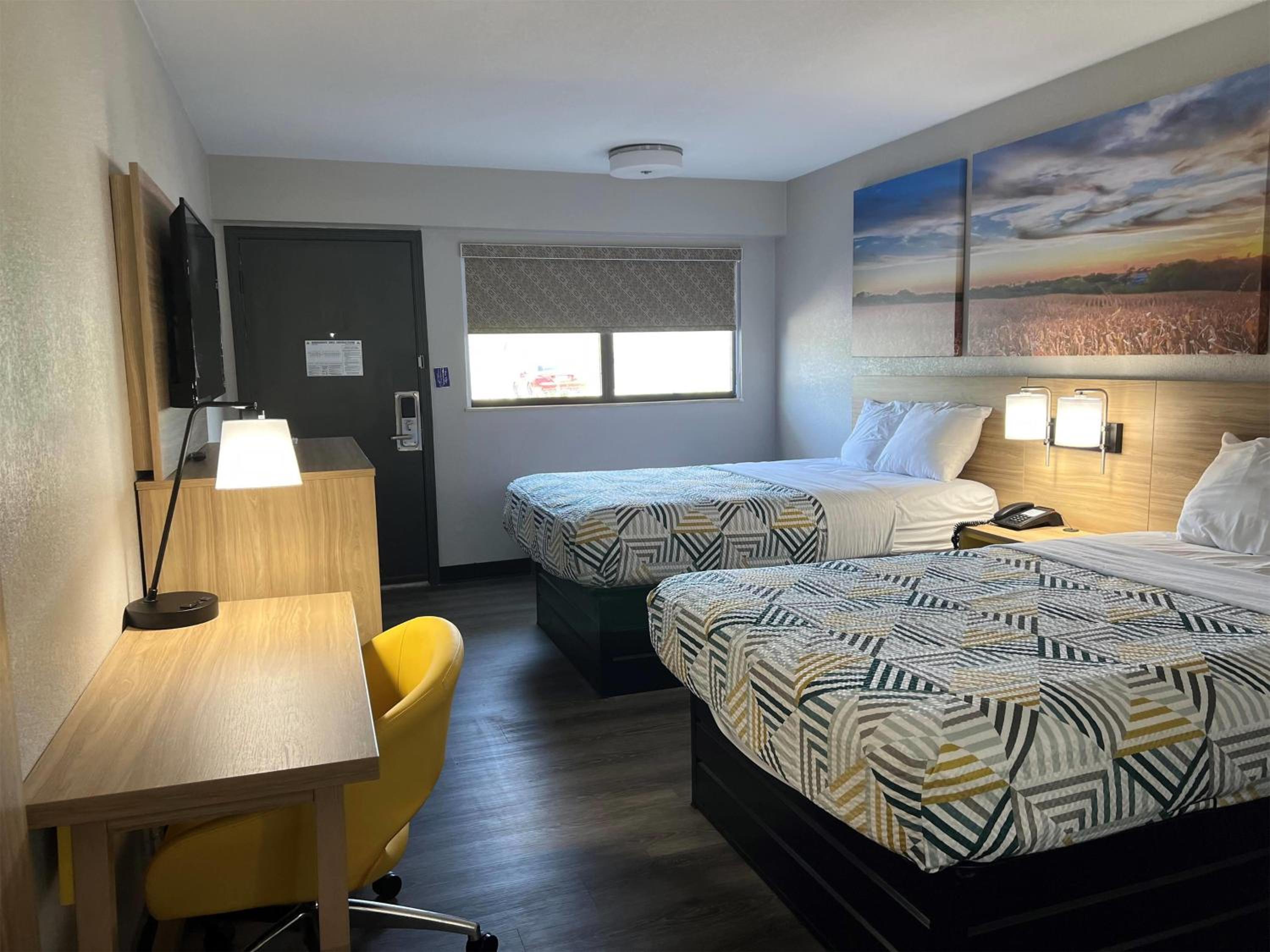 Double Room with Two Double Beds - Non-Smoking - Photo 4