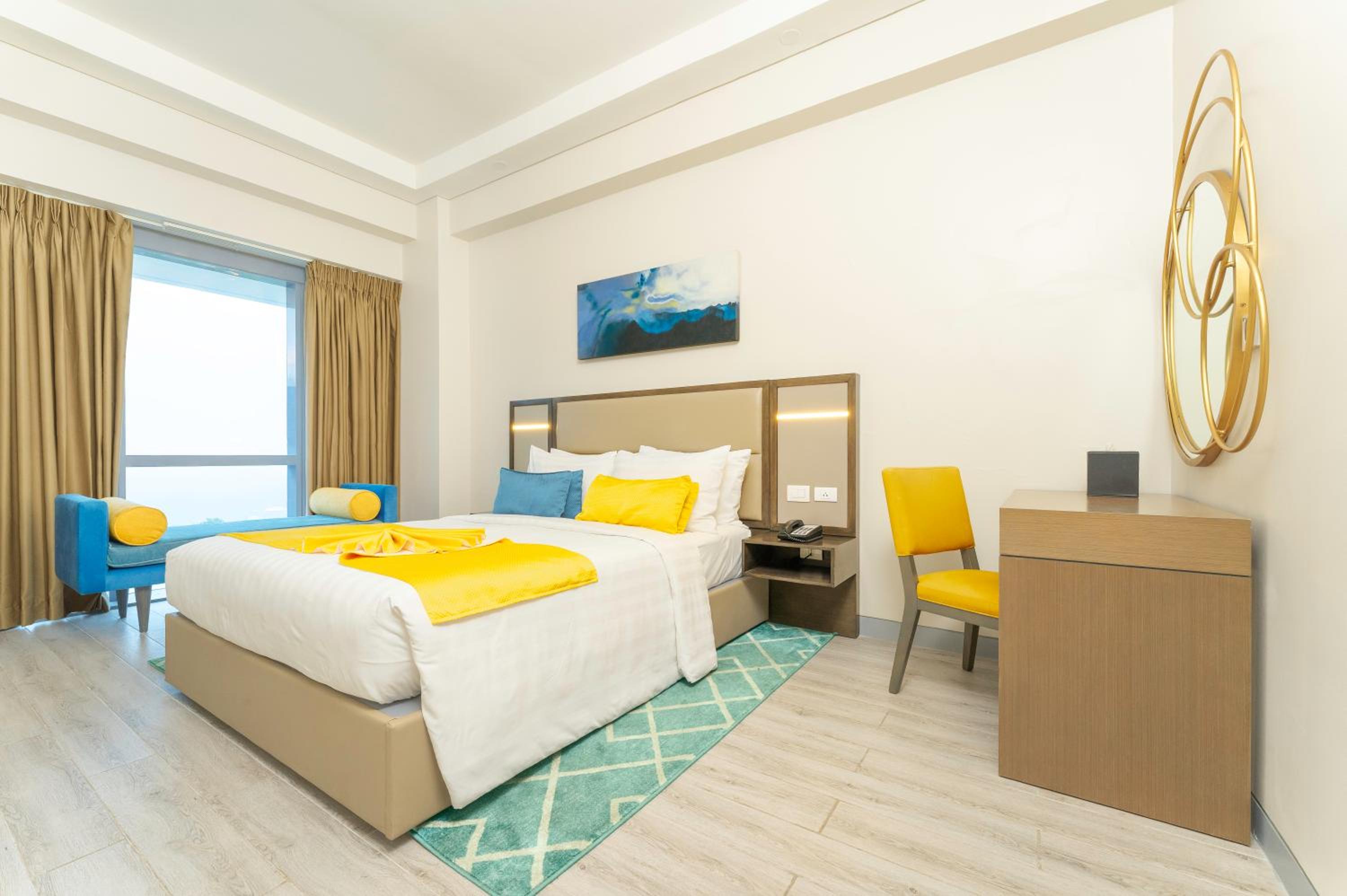 Stay and Fly Package - Room with Roundtrip Airport Transfers photo 3