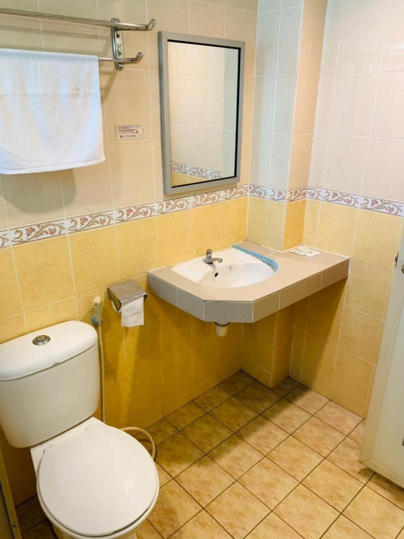 Twin Room with Private Bathroom