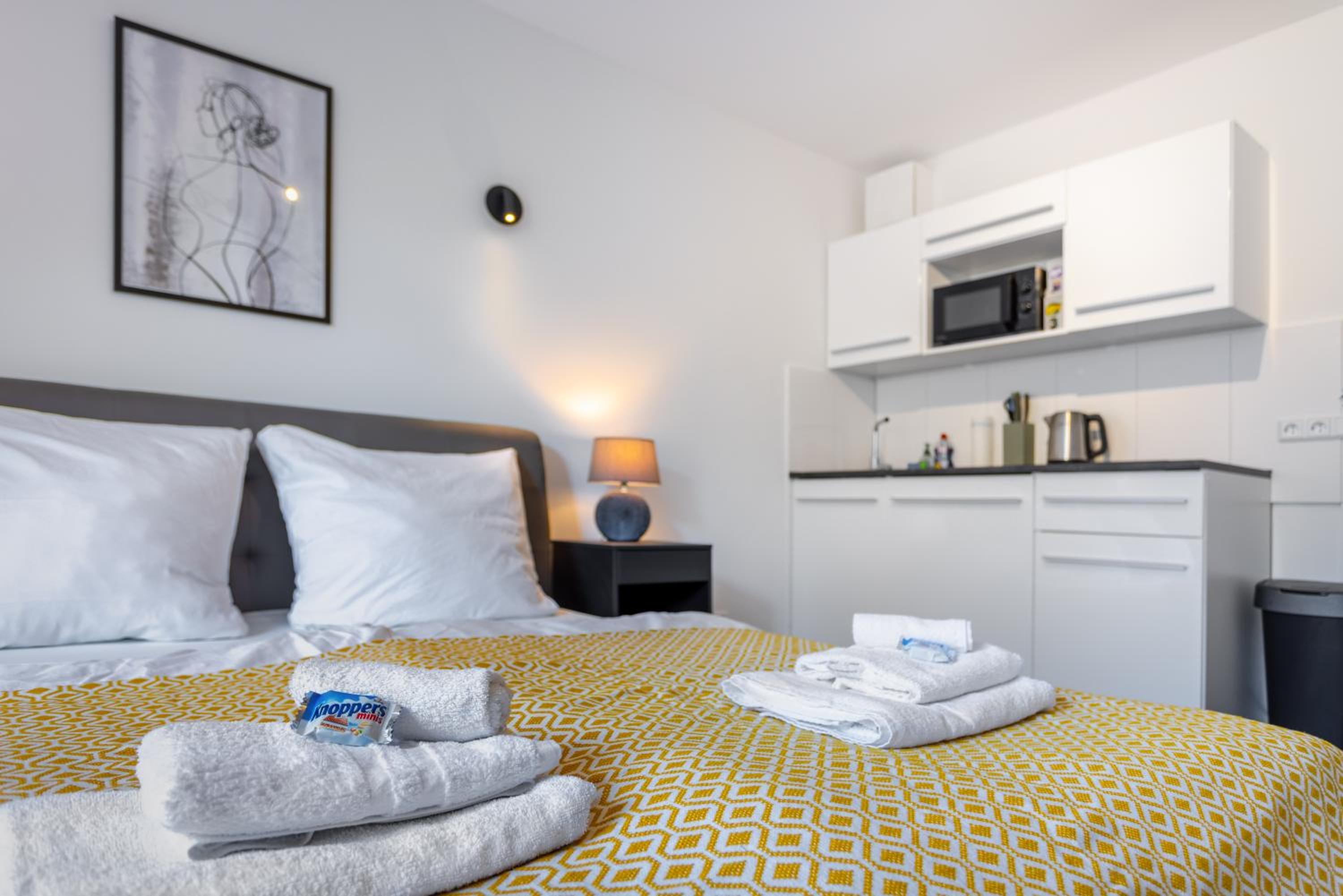 One-Bedroom Apartment with Balcony photo 1