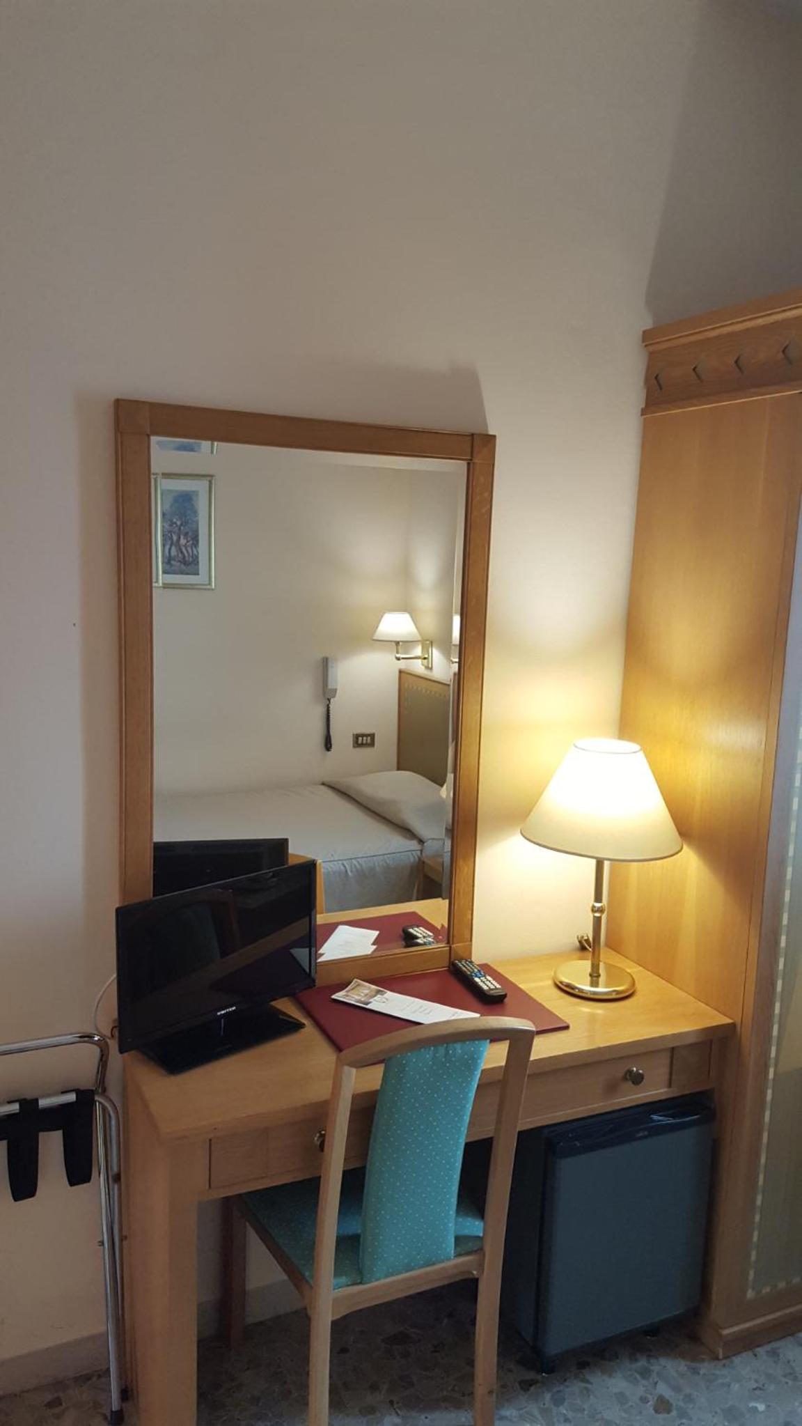 Single Room photo 3