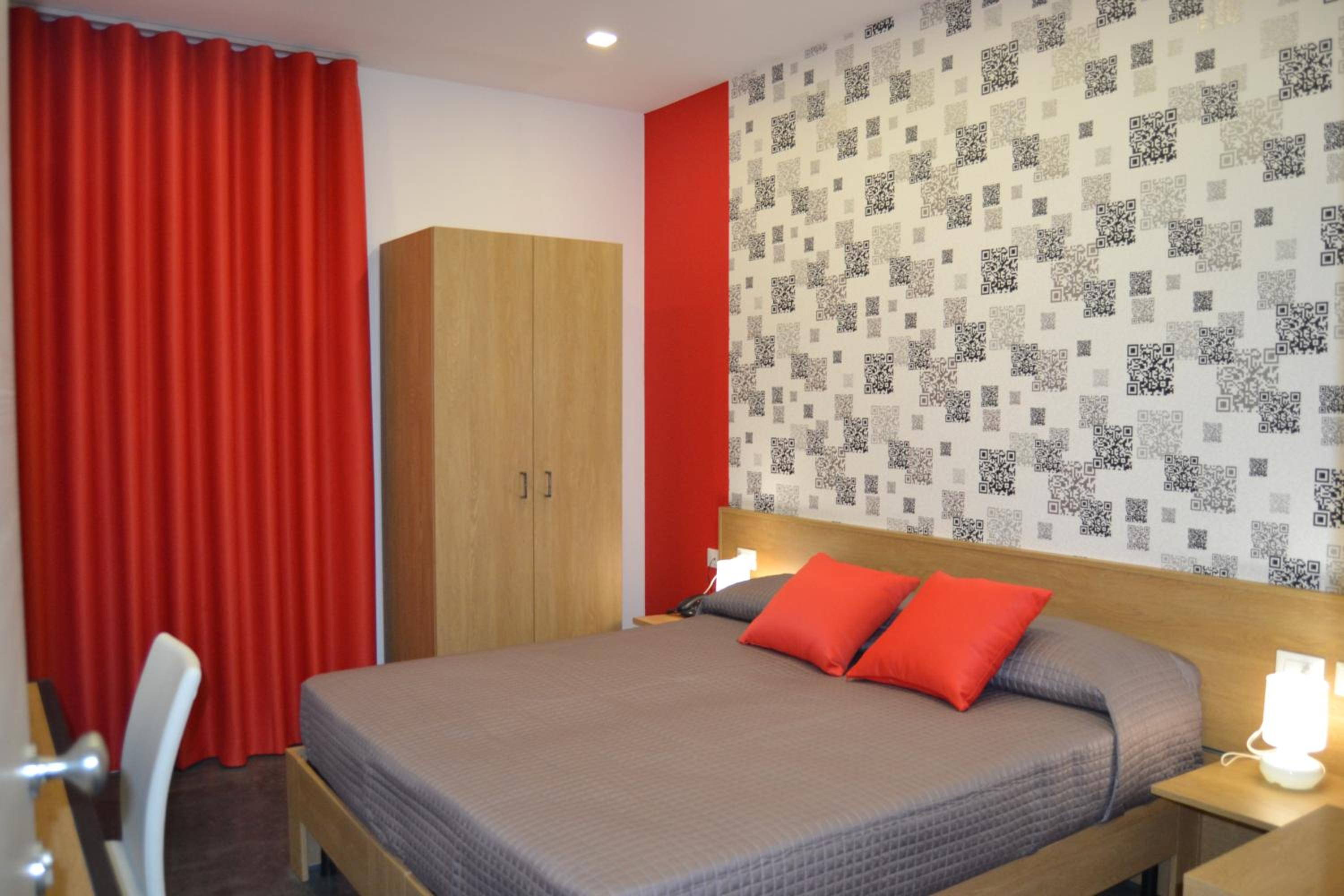 Double or Twin Room - Photo 3