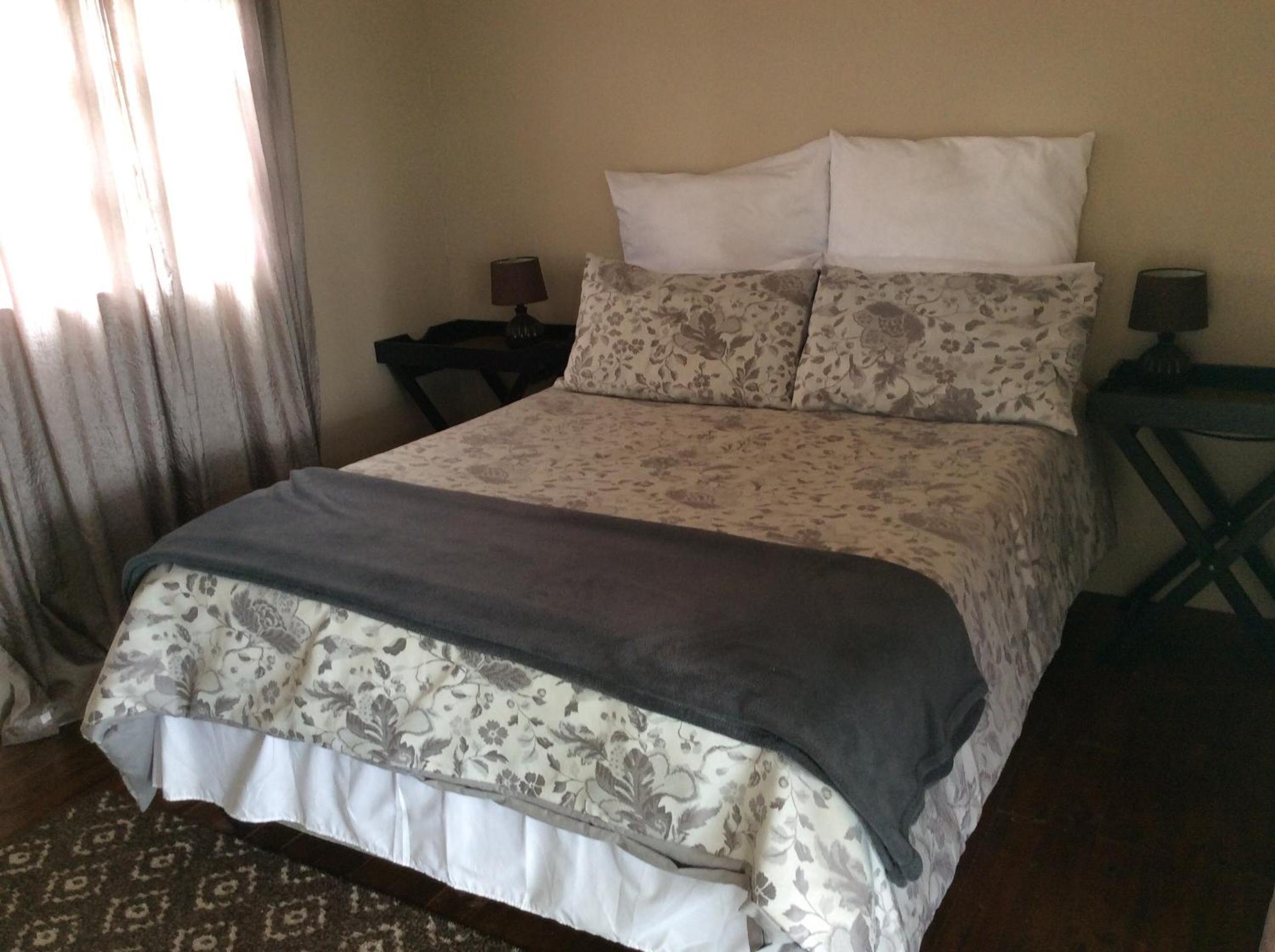 Double Room with Balcony (2 Adults + 1 Child) photo 3