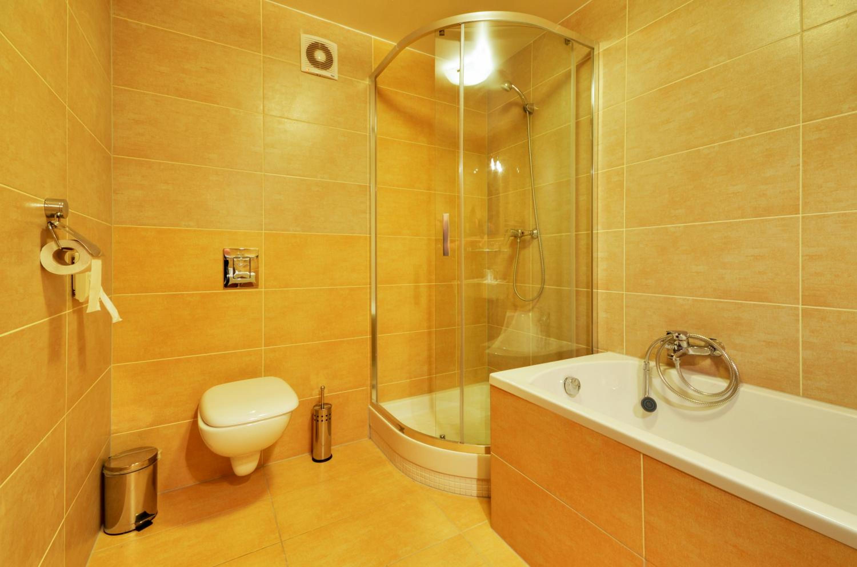 Suite - Photo 10