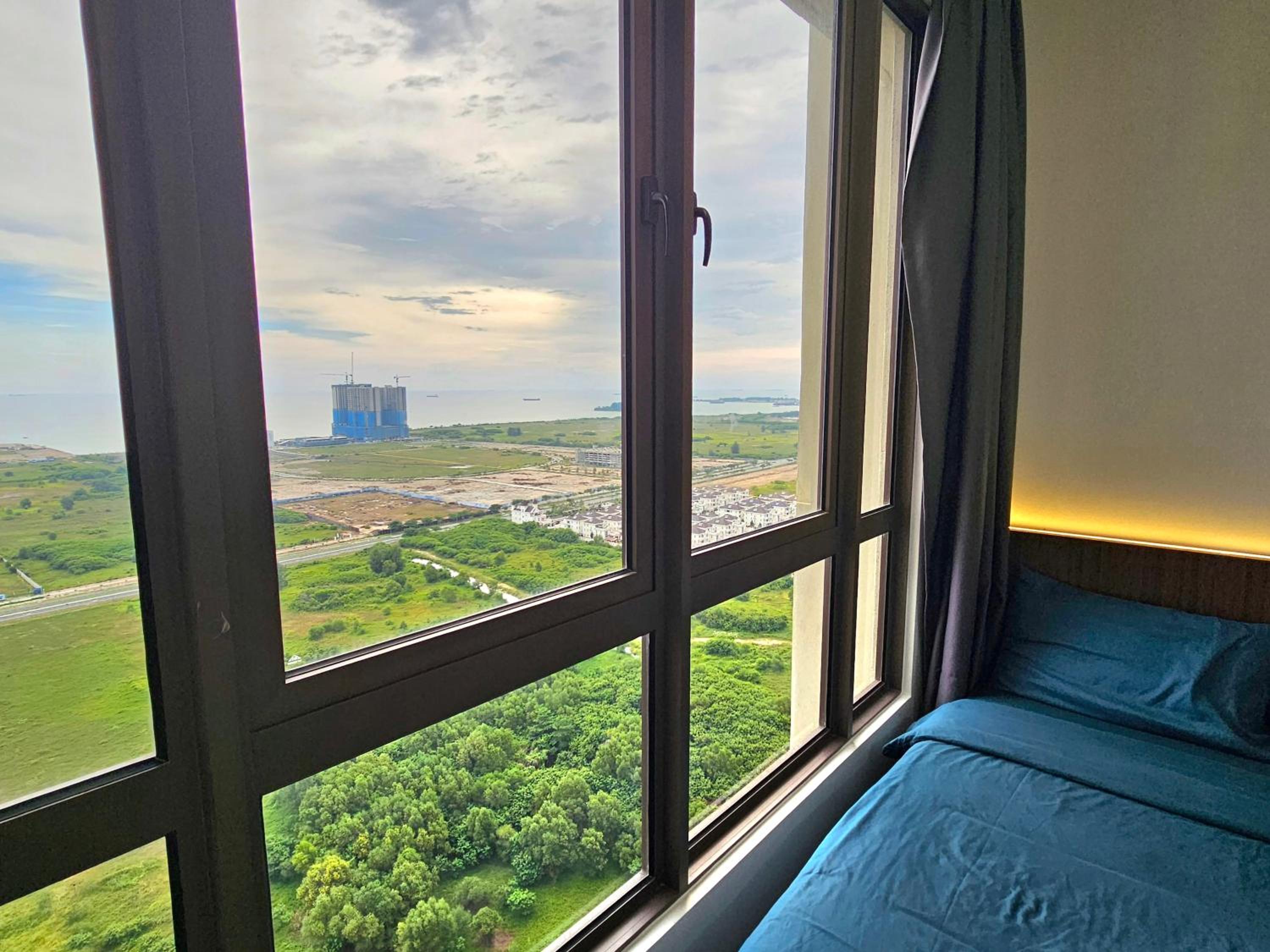 Deluxe One-Bedroom Apartment (Panoramic Sea View & Full Kitchen)