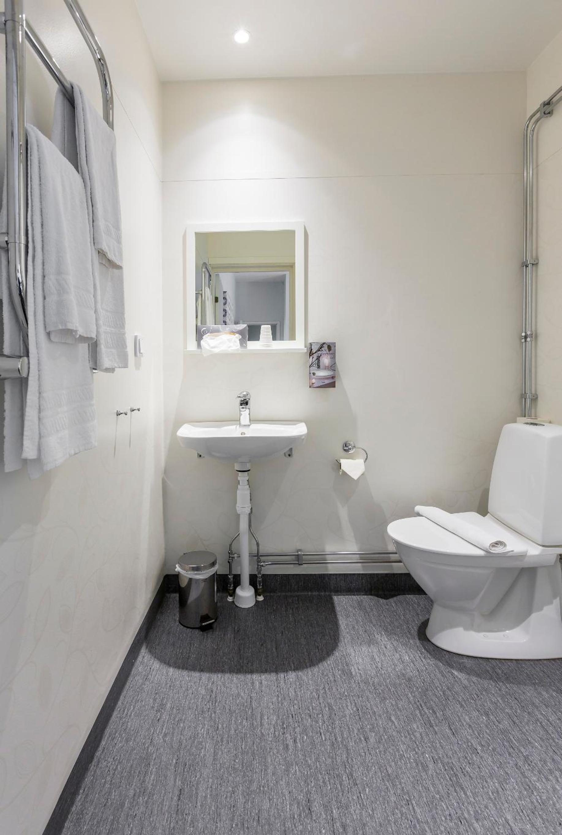 Economy Double or Twin Room photo 2