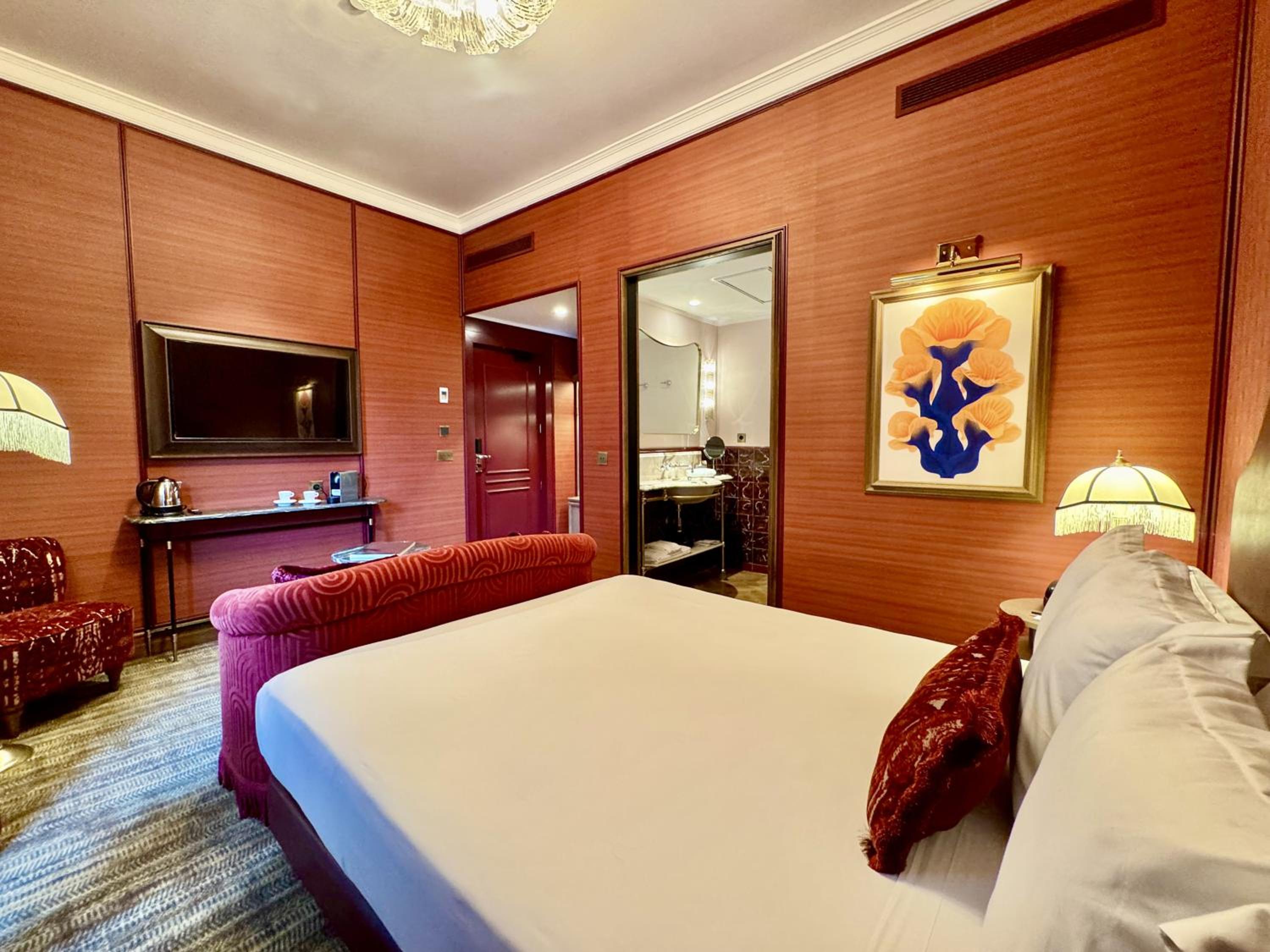 Boutique Room