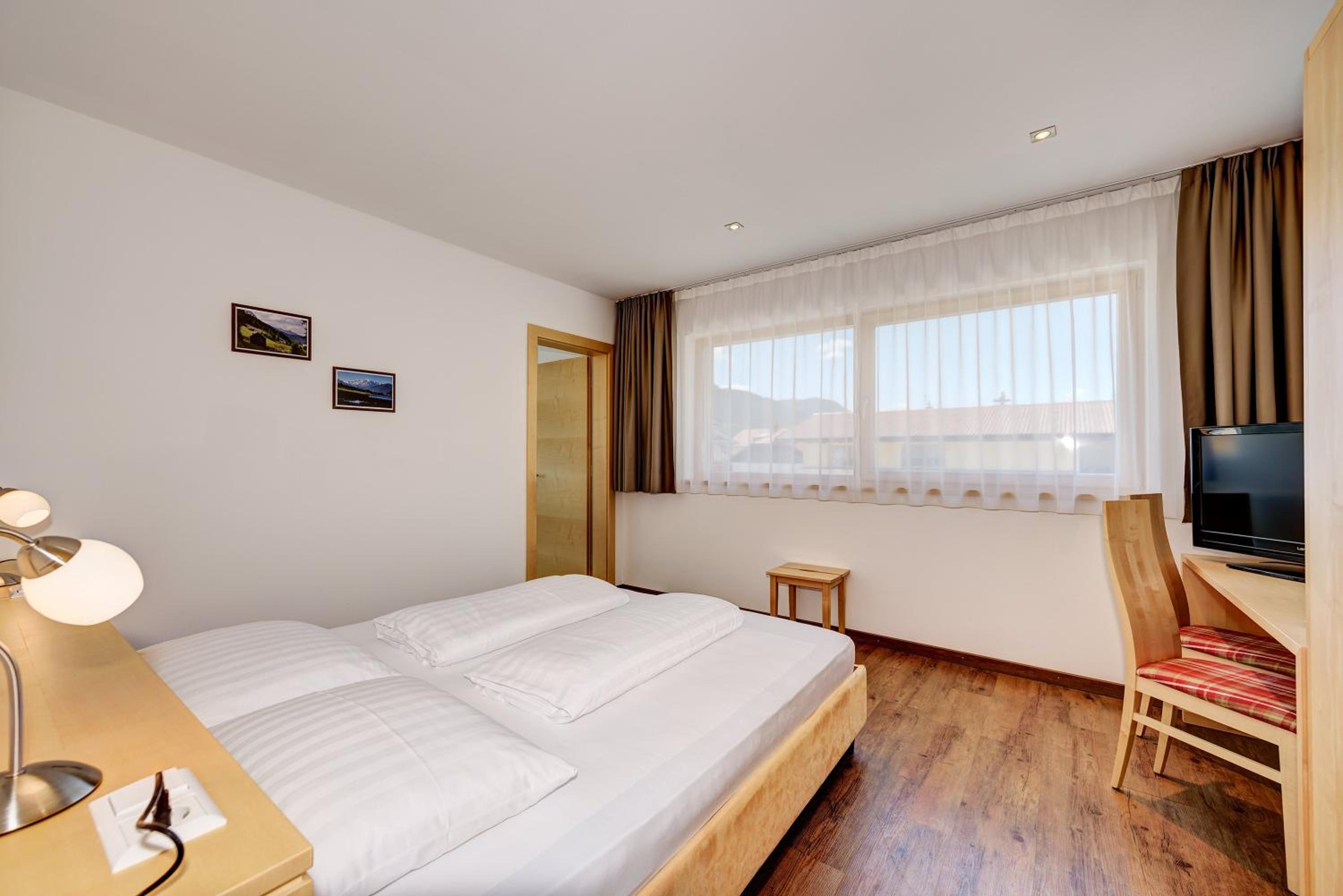 Double Room - Photo 9