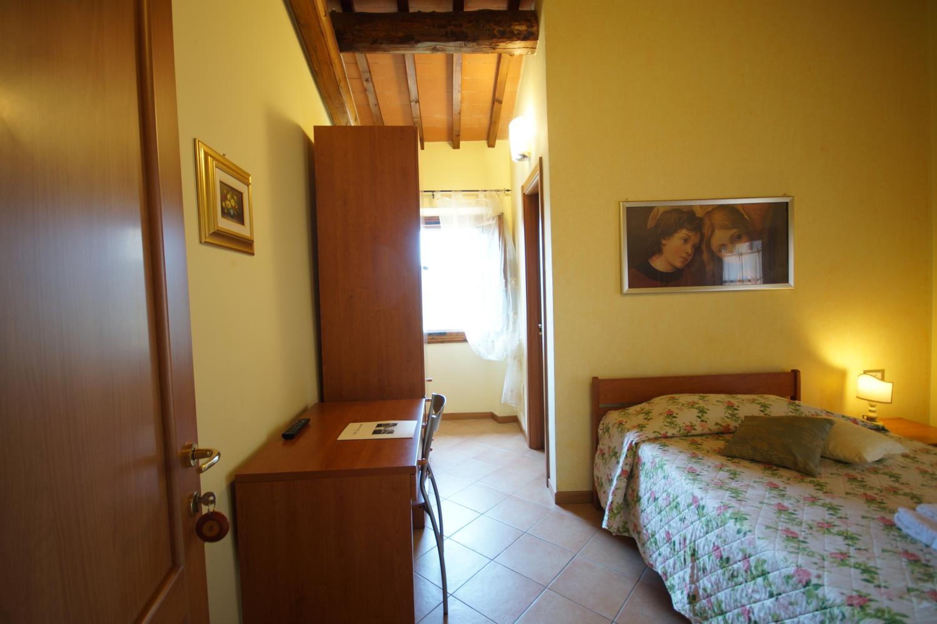 Single Room photo 3