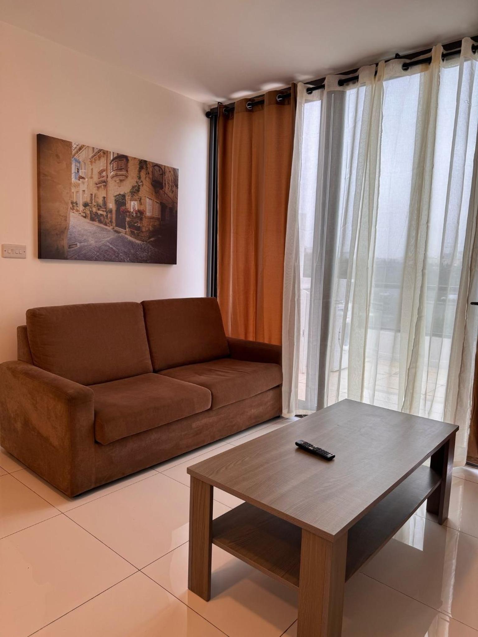 Deluxe Apartment