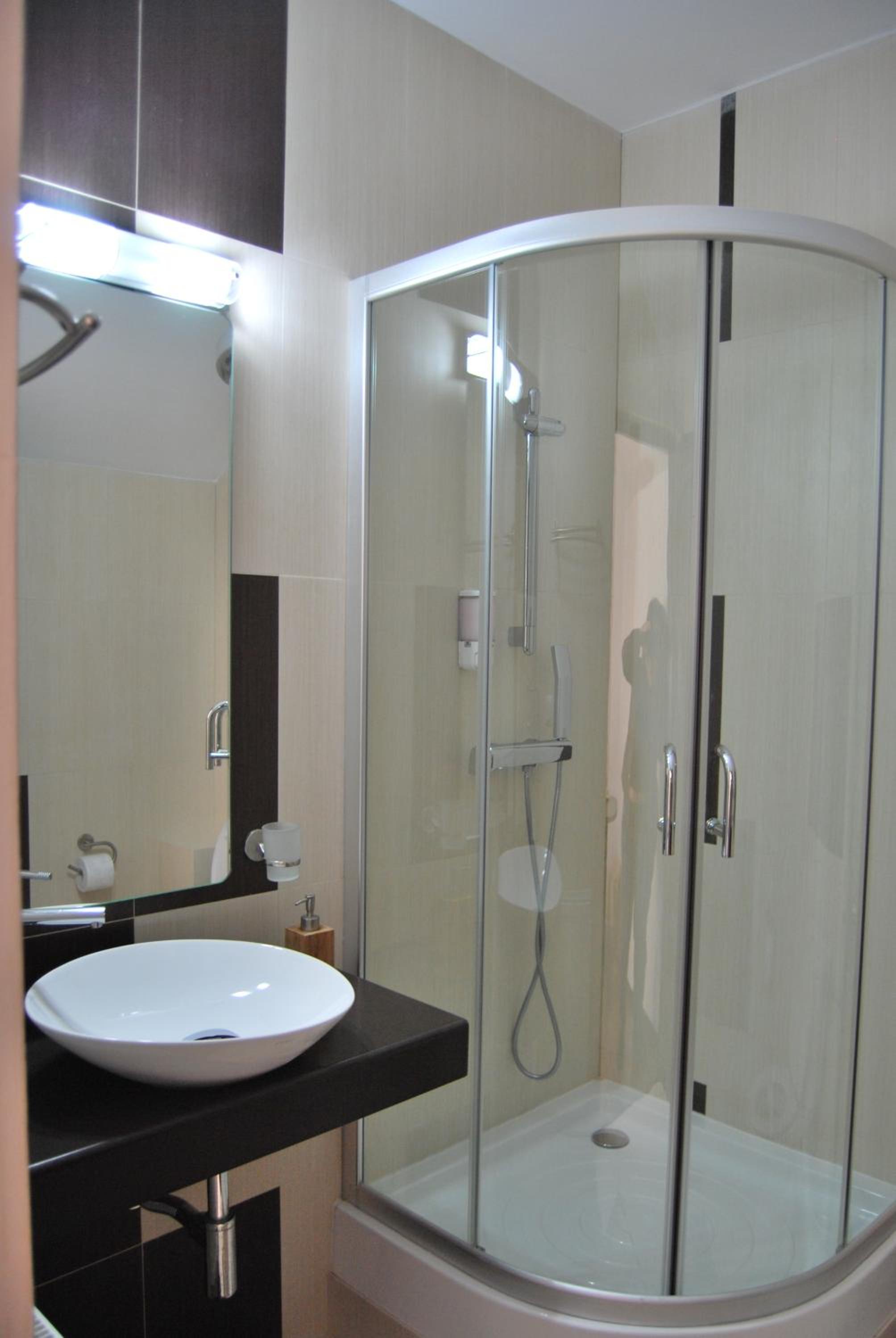 Double Room With Private Bathroom photo 2