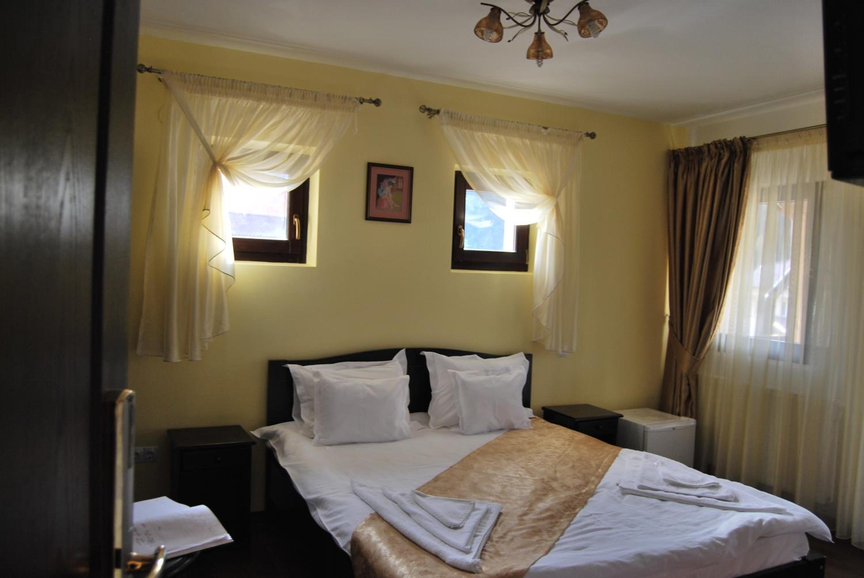 Double Room With Private Bathroom photo 1