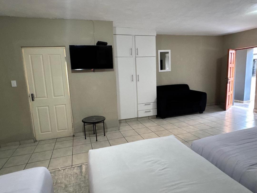 Family Room with Balcony - Photo 4