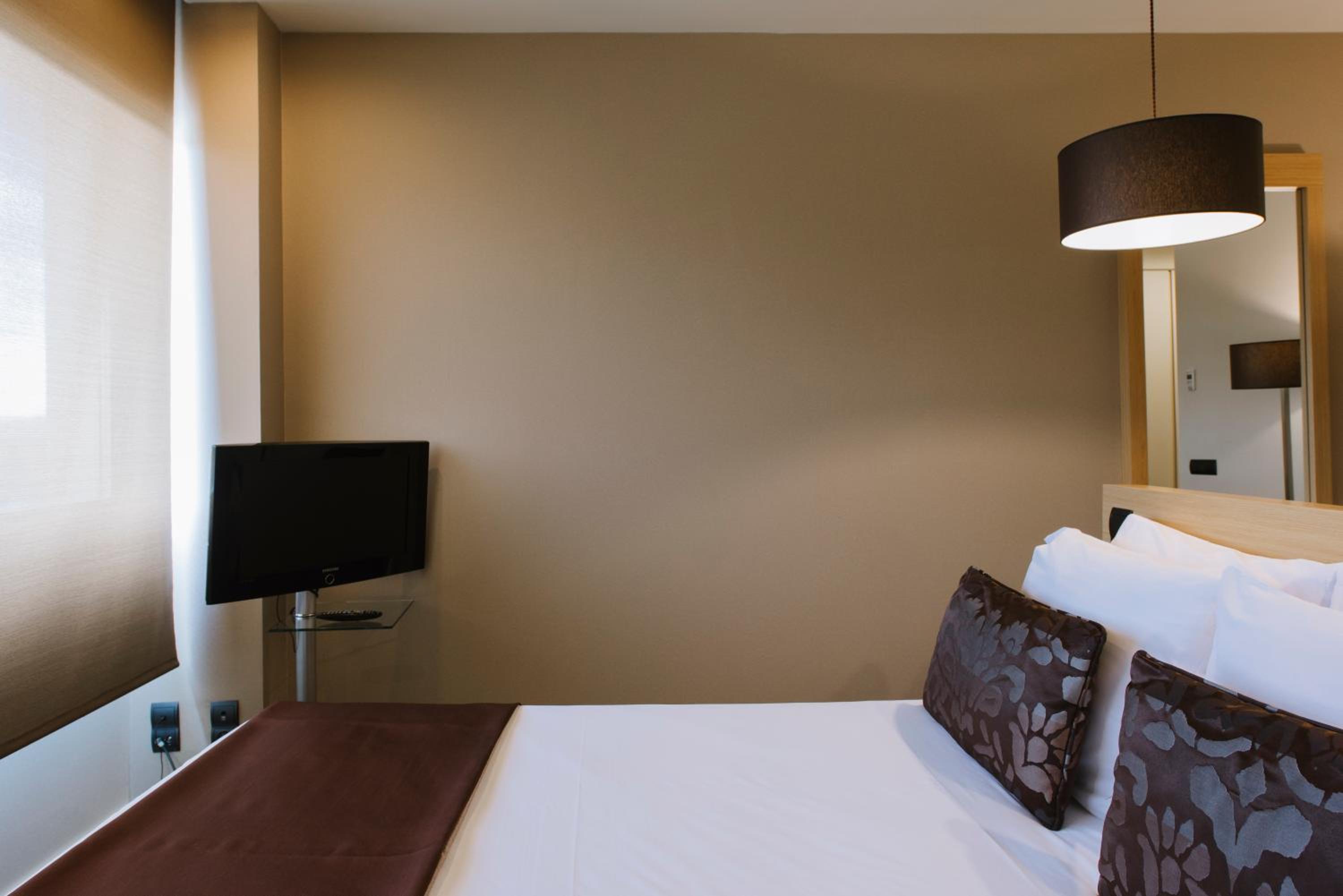 Double room (1 or 2 people) - Photo 5