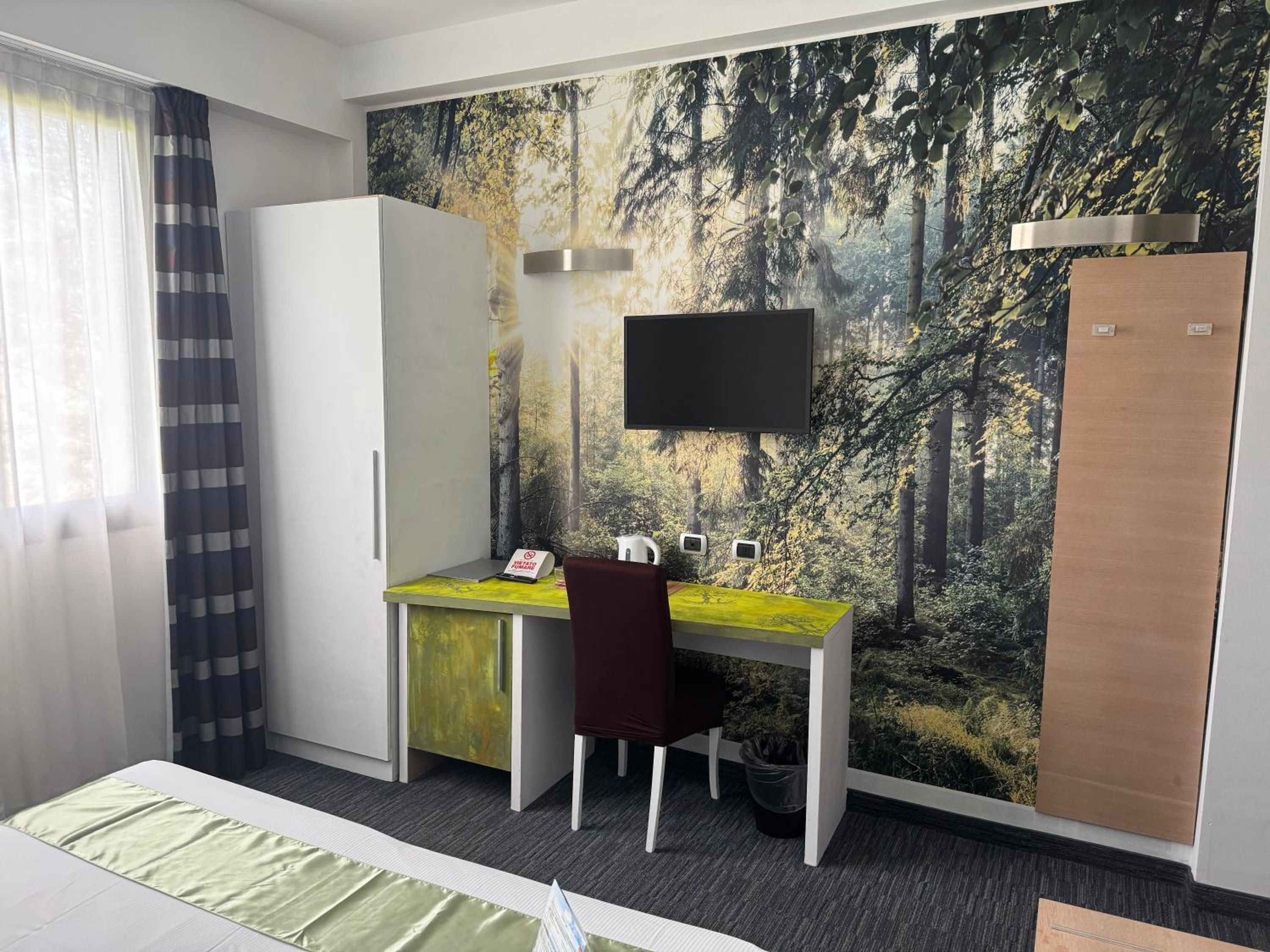 Double Room - Disability Access photo 2