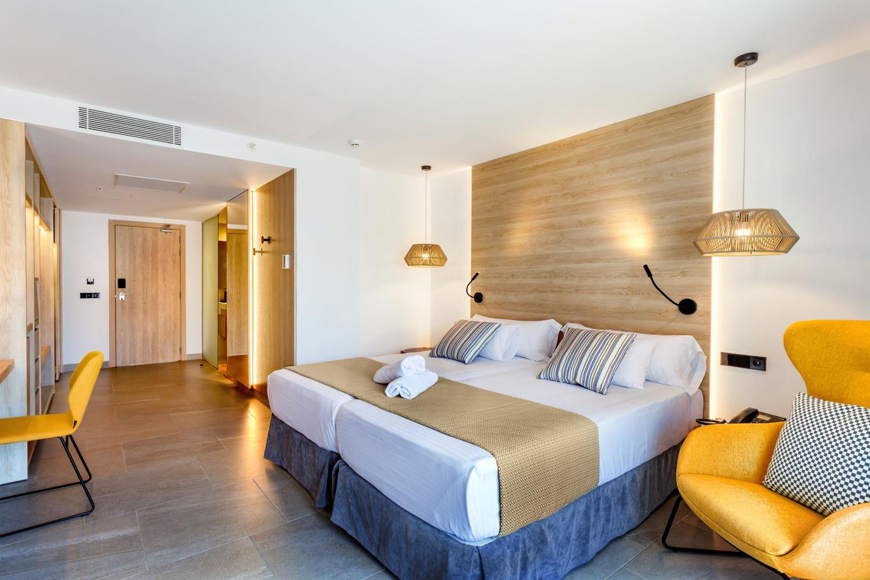 Junior Suite Low Cost