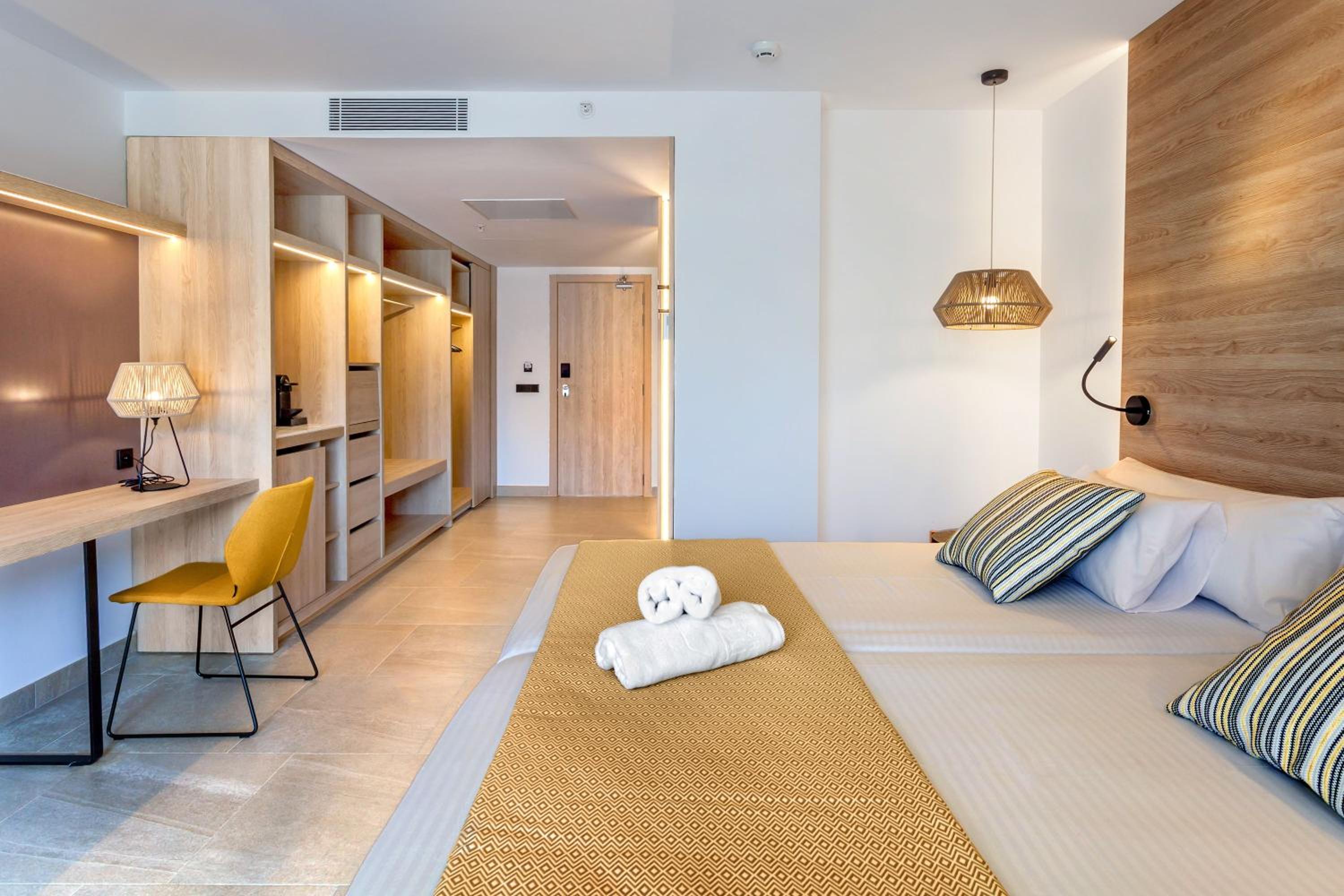 Junior Suite Low Cost